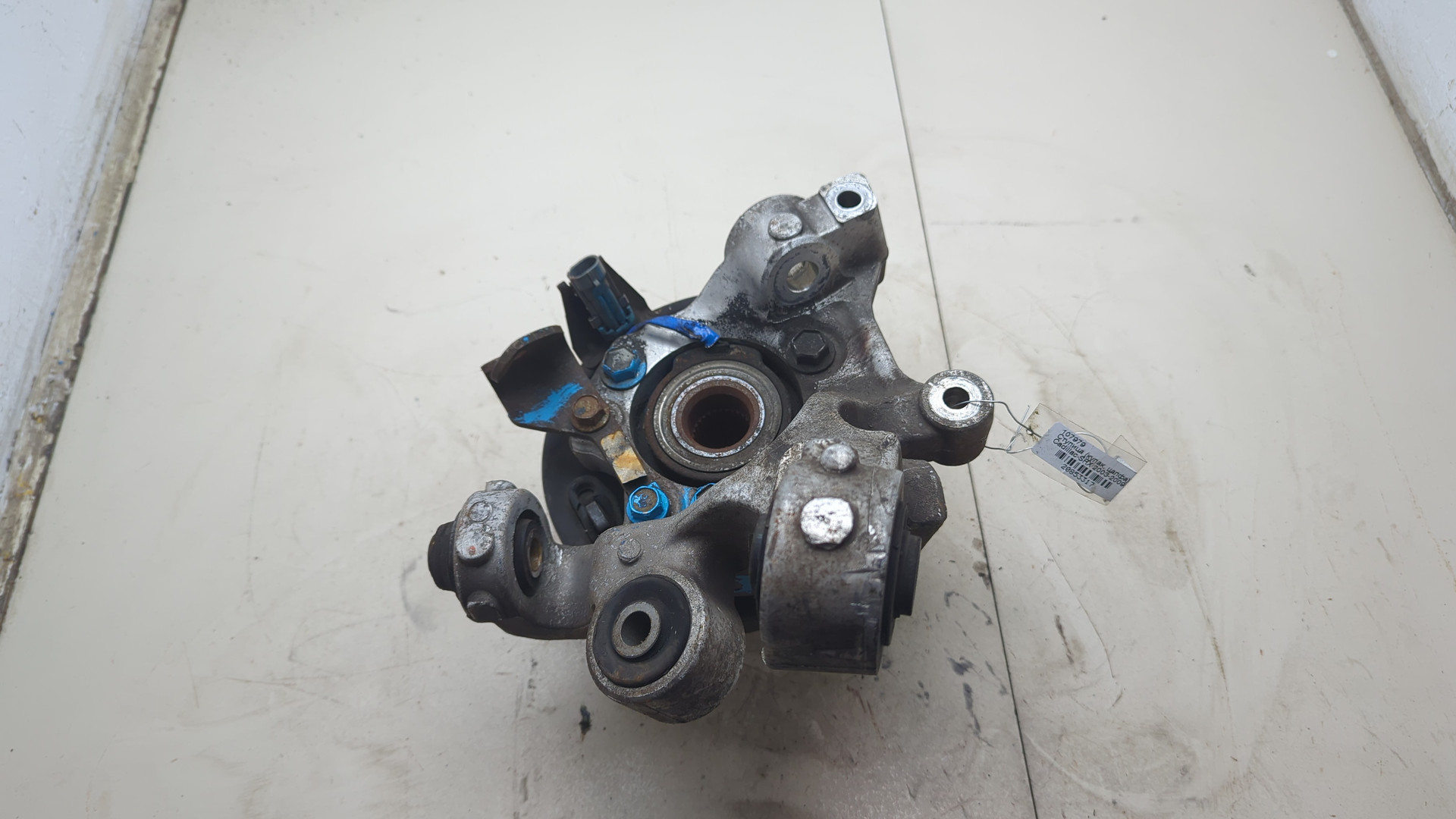 Кулак поворотный задний левый