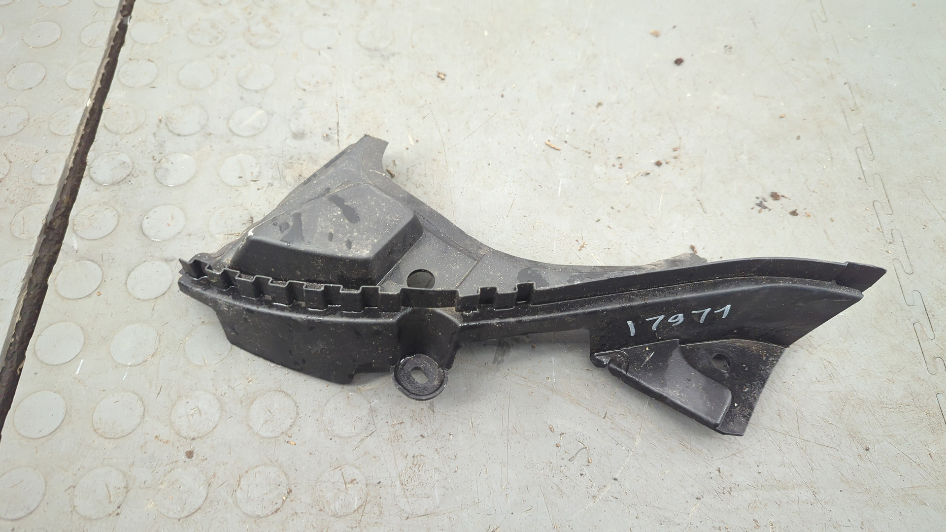 Решетка стеклоочистителей (Жабо)