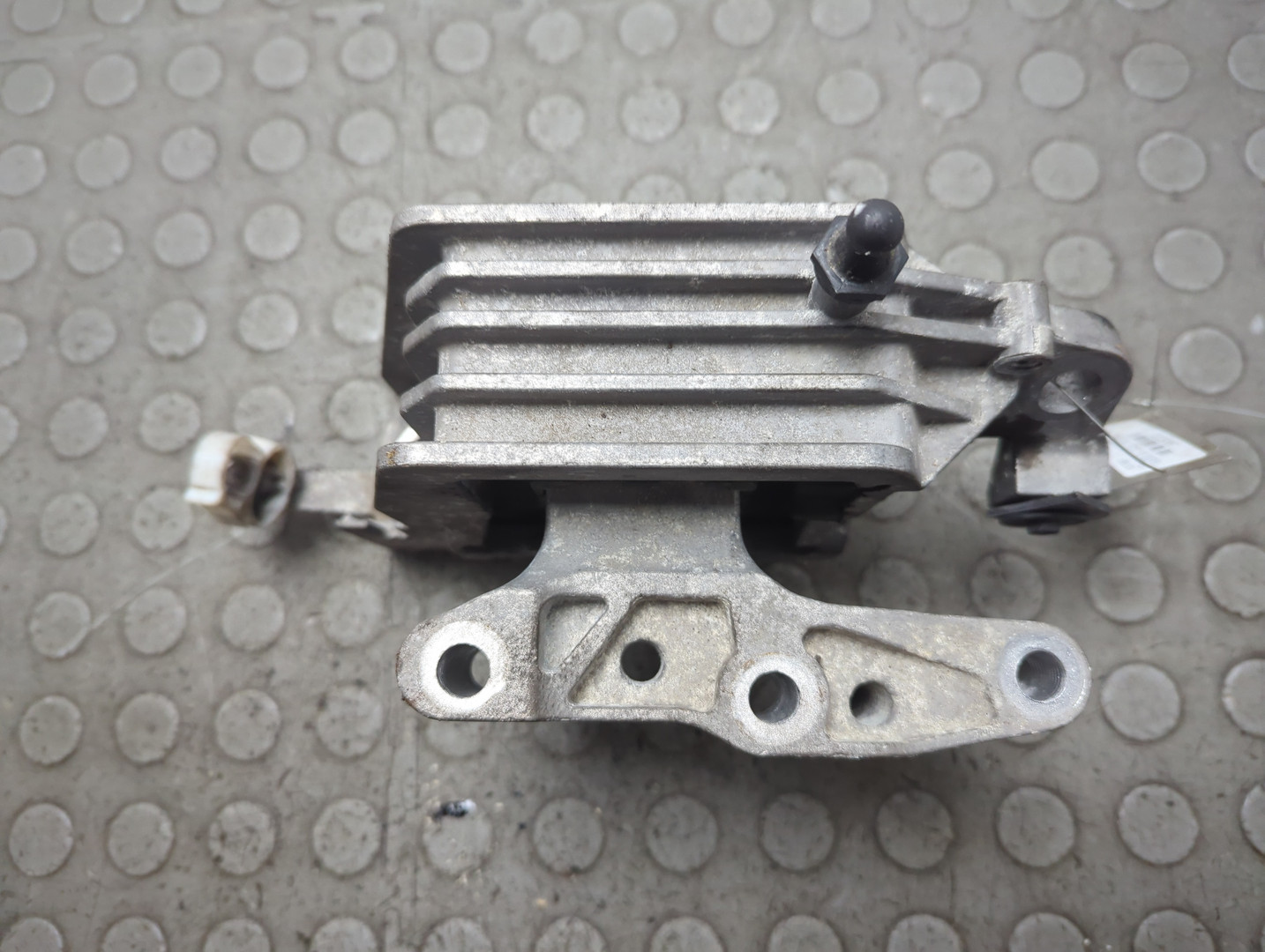 Опора двигателя