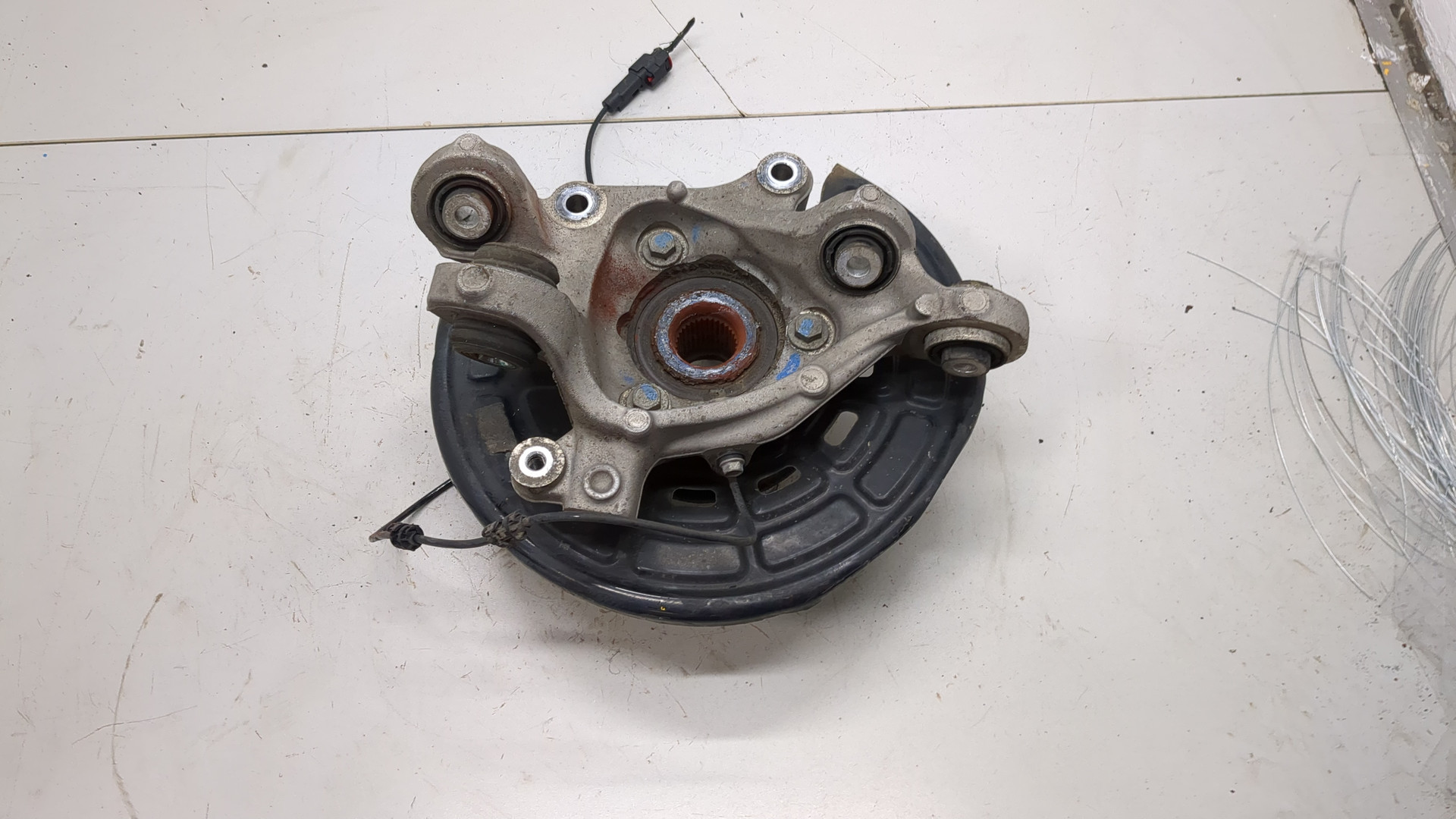 Кулак поворотный задний правый