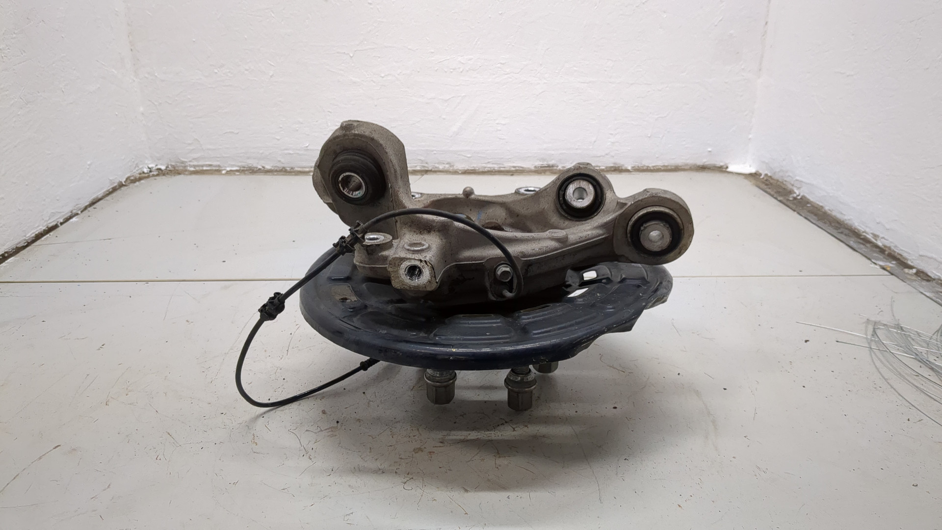 Кулак поворотный задний правый