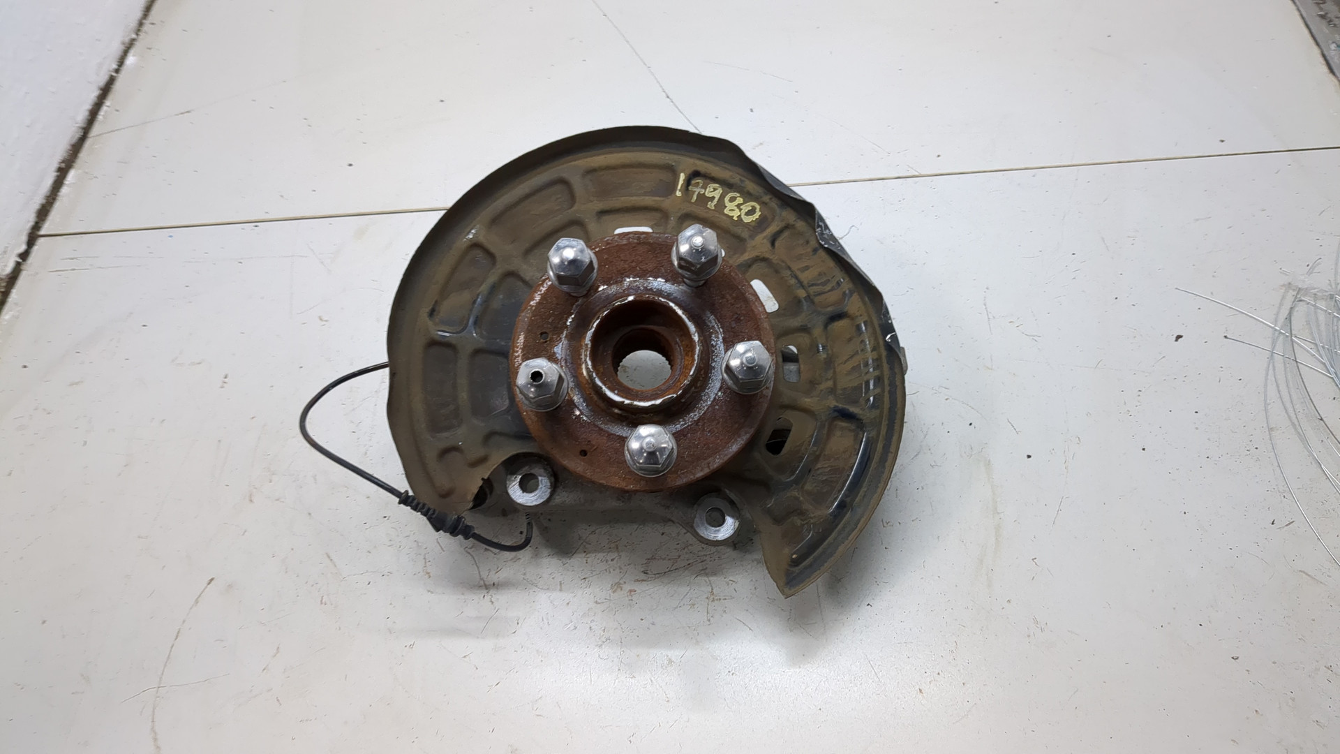 Кулак поворотный задний правый