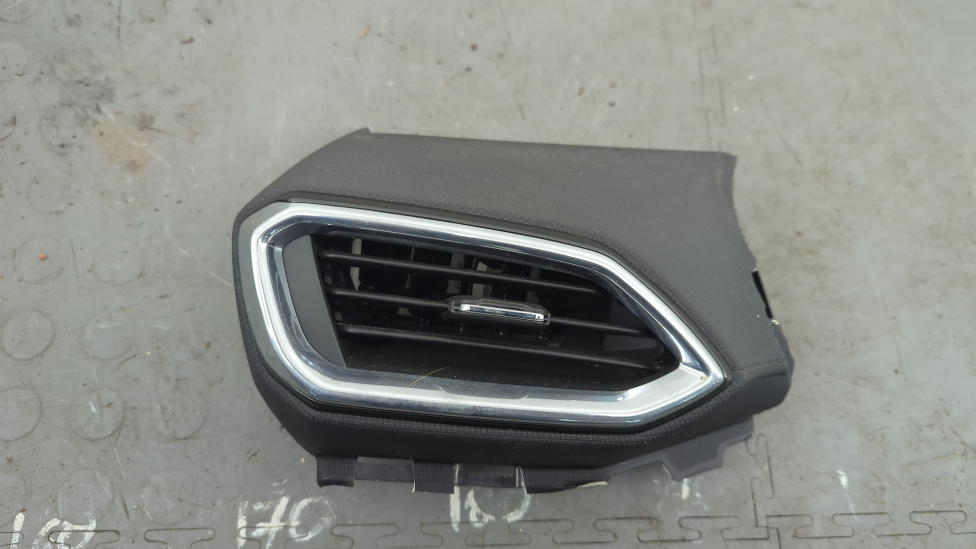 Дефлектор воздушный