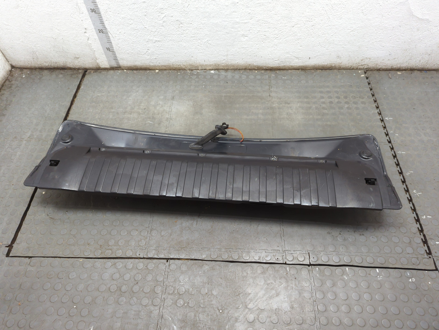 Дверь багажника нижняя (борт)