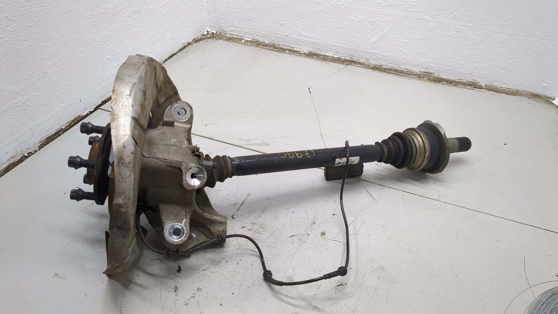 Кулак поворотный задний левый