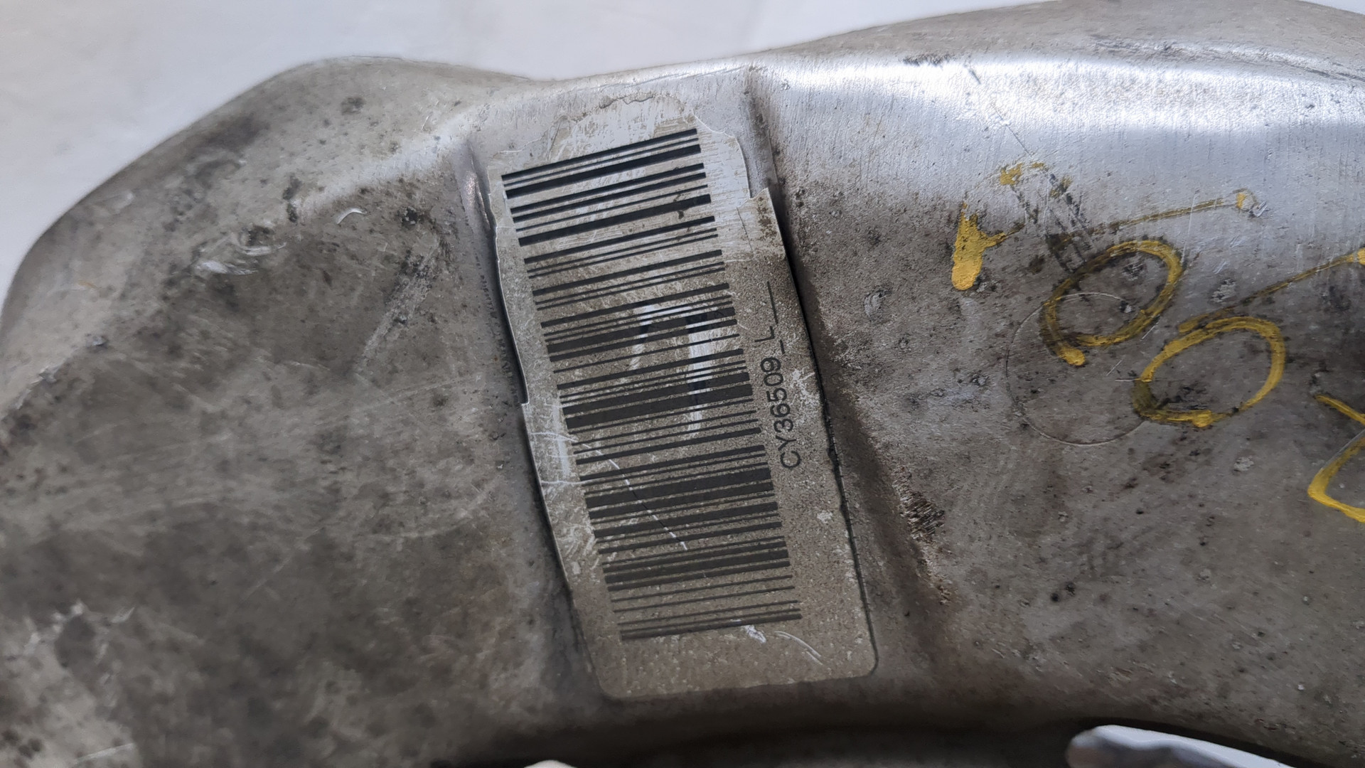 Кулак поворотный задний левый