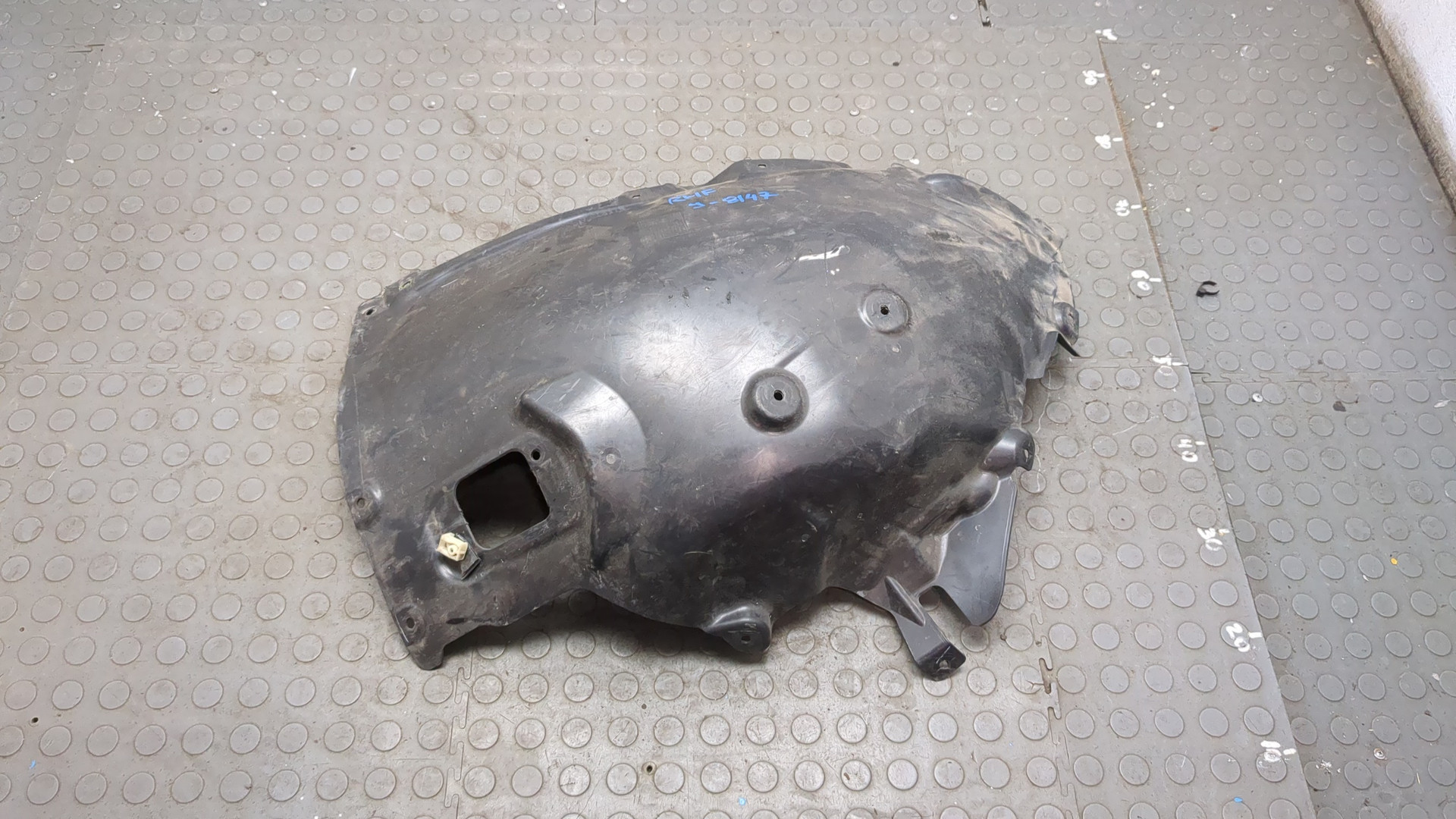 Локер передний правый