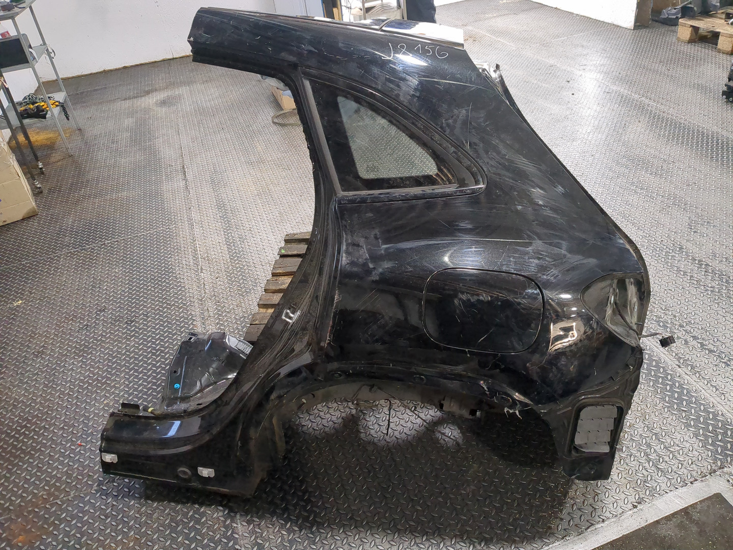 Кузовной элемент