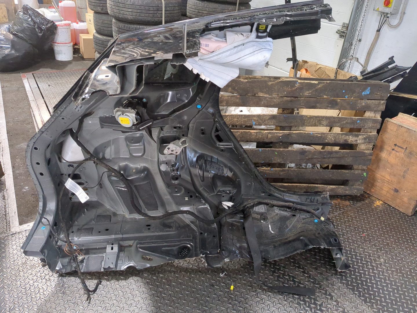 Кузовной элемент