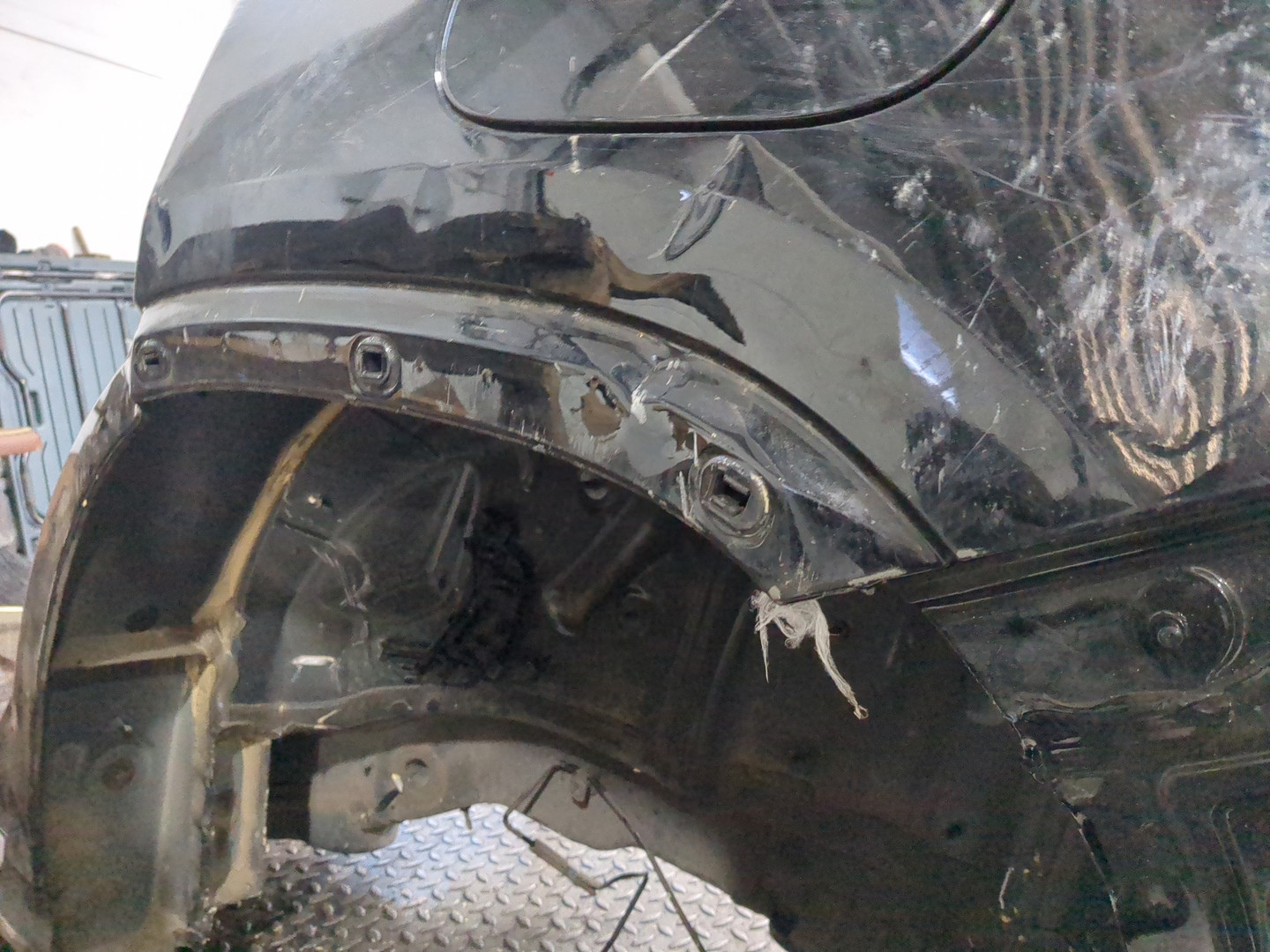 Кузовной элемент