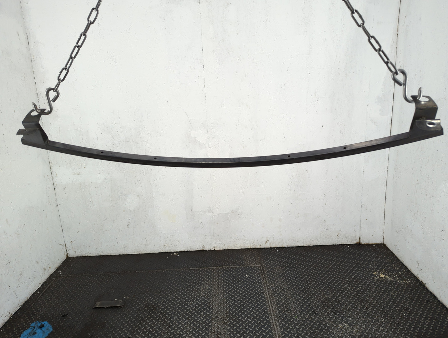 Усилитель переднего бампера