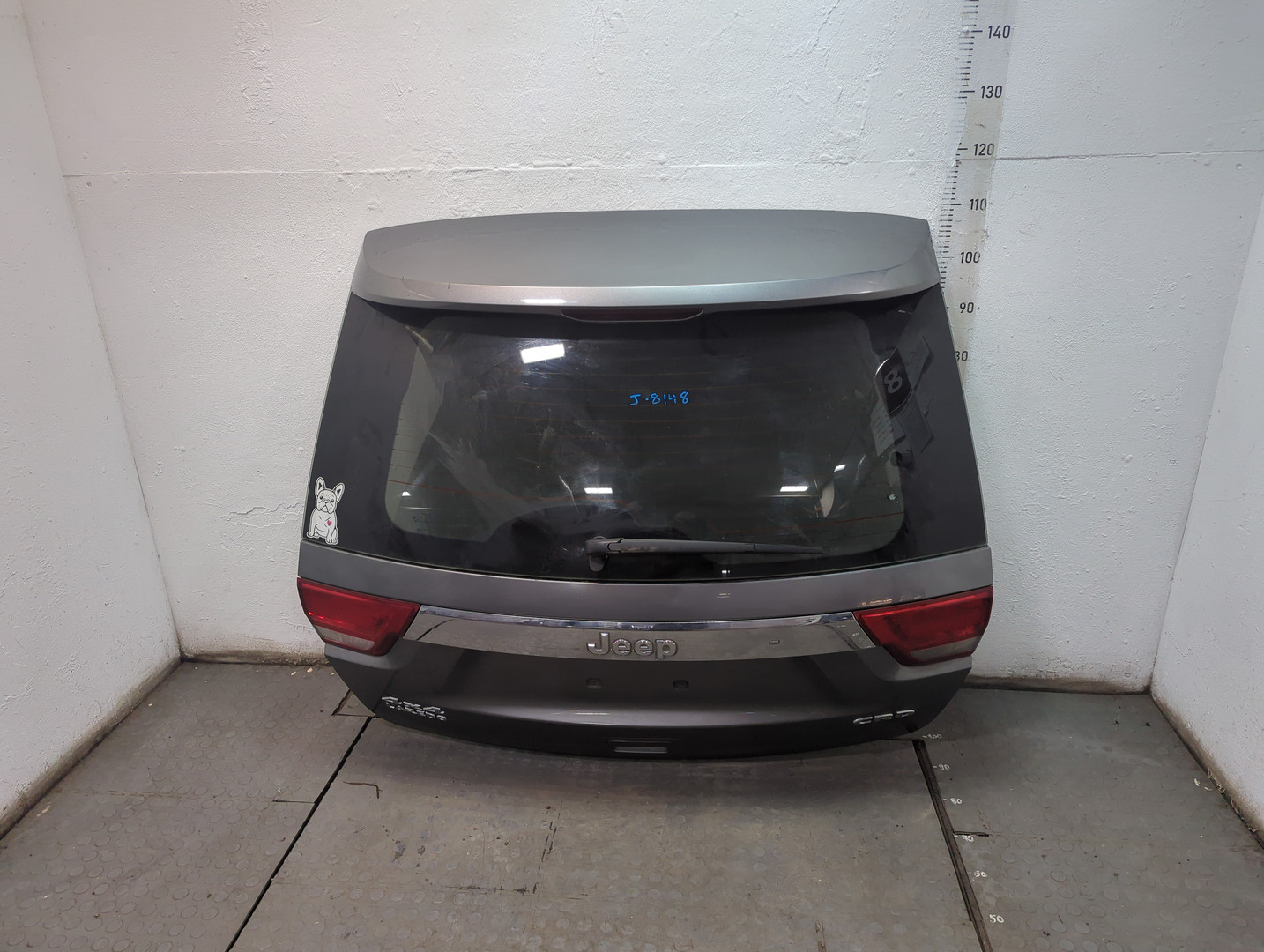 Дверь багажника