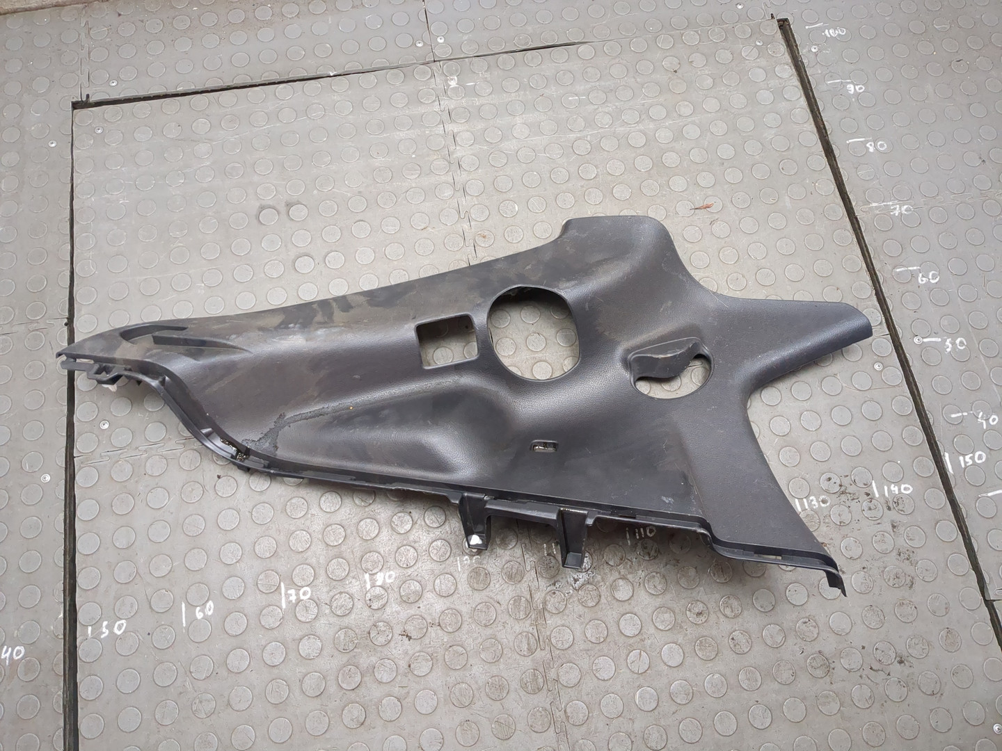 Обшивка багажника