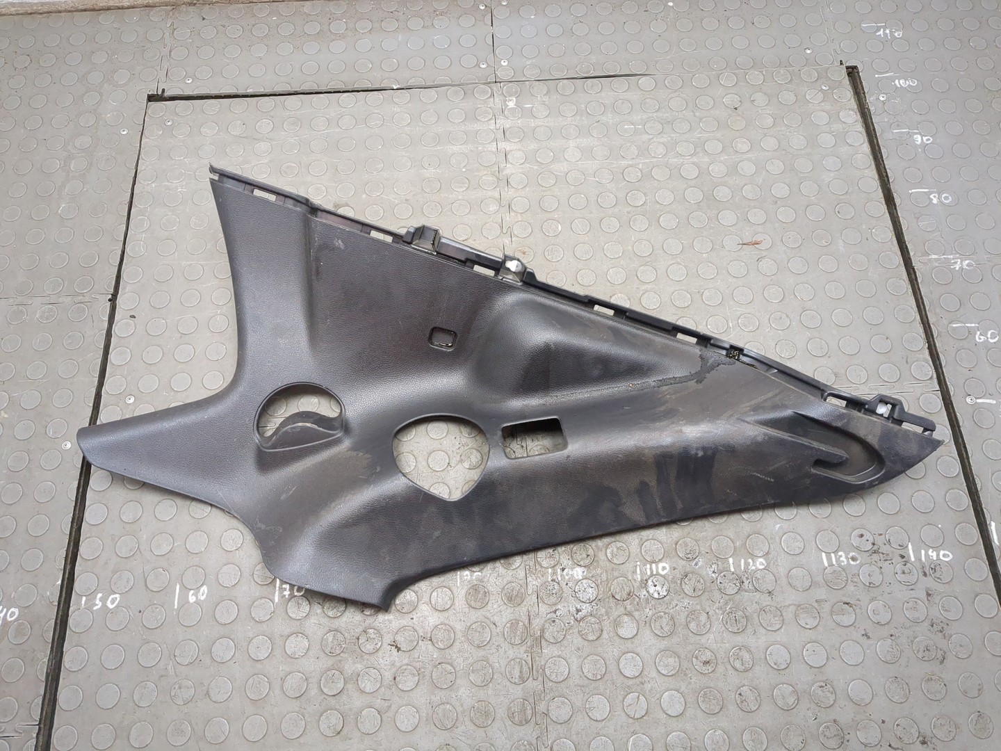 Обшивка багажника