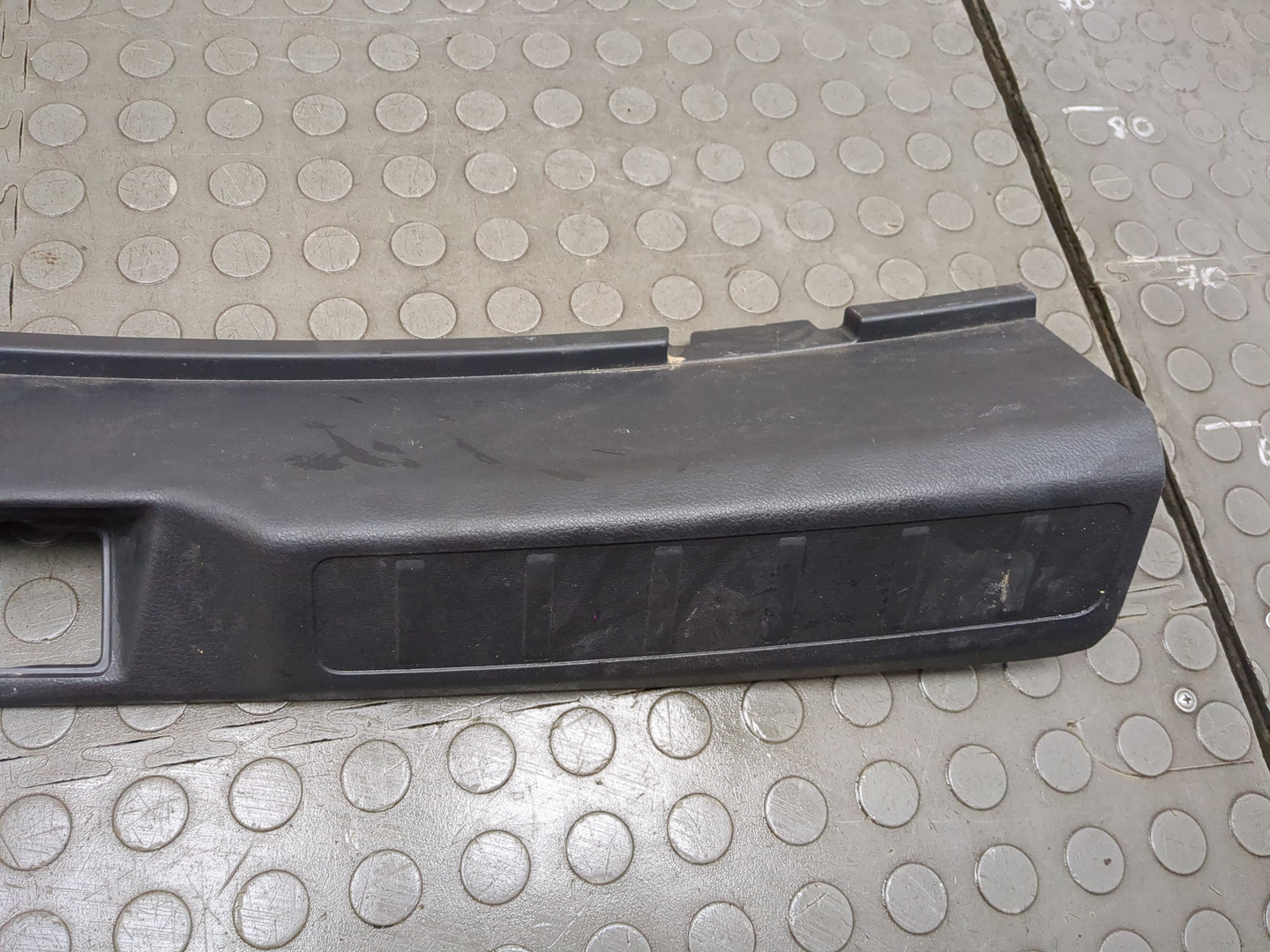 Обшивка багажника