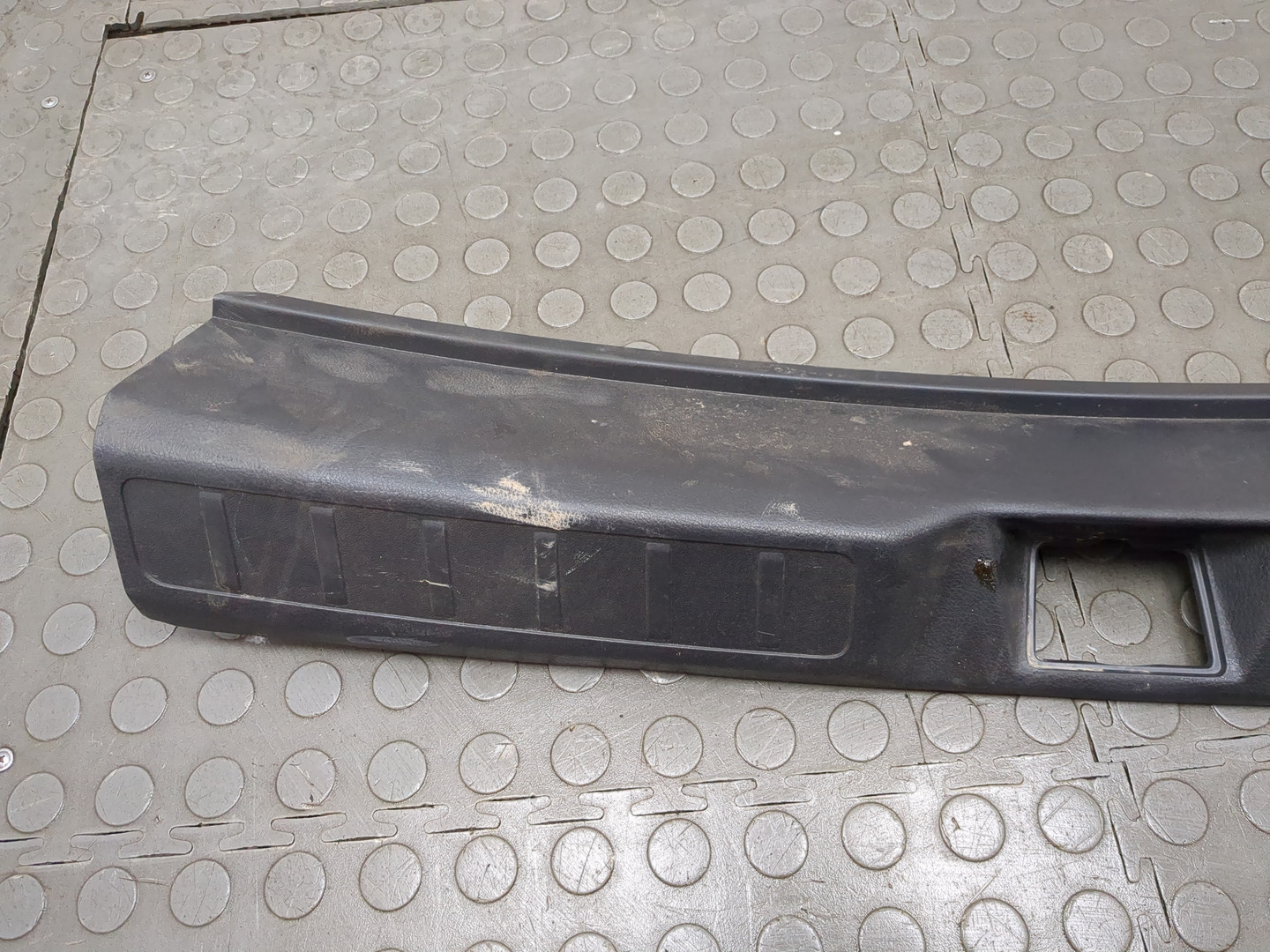 Обшивка багажника