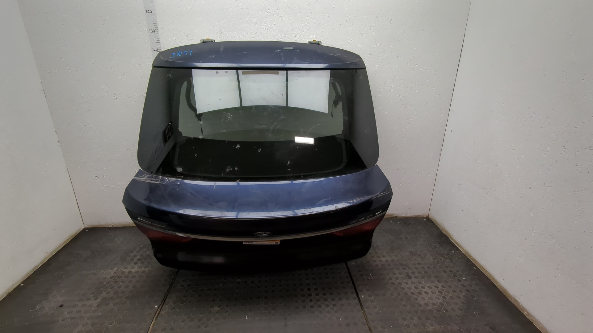 Дверь багажника