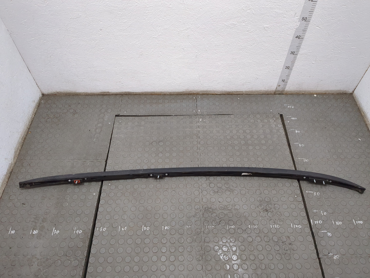 Рейлинг (релинг) левый (планка на крышу)