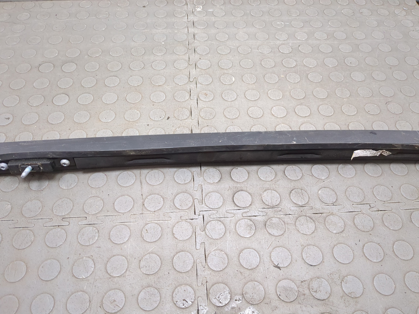 Рейлинг (релинг) левый (планка на крышу)