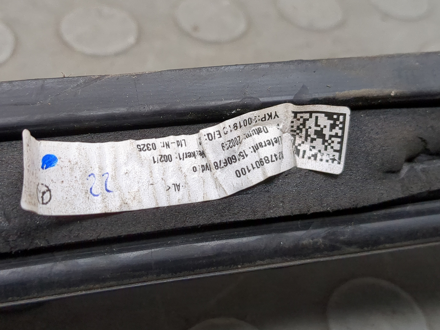 Рейлинг (релинг) левый (планка на крышу)