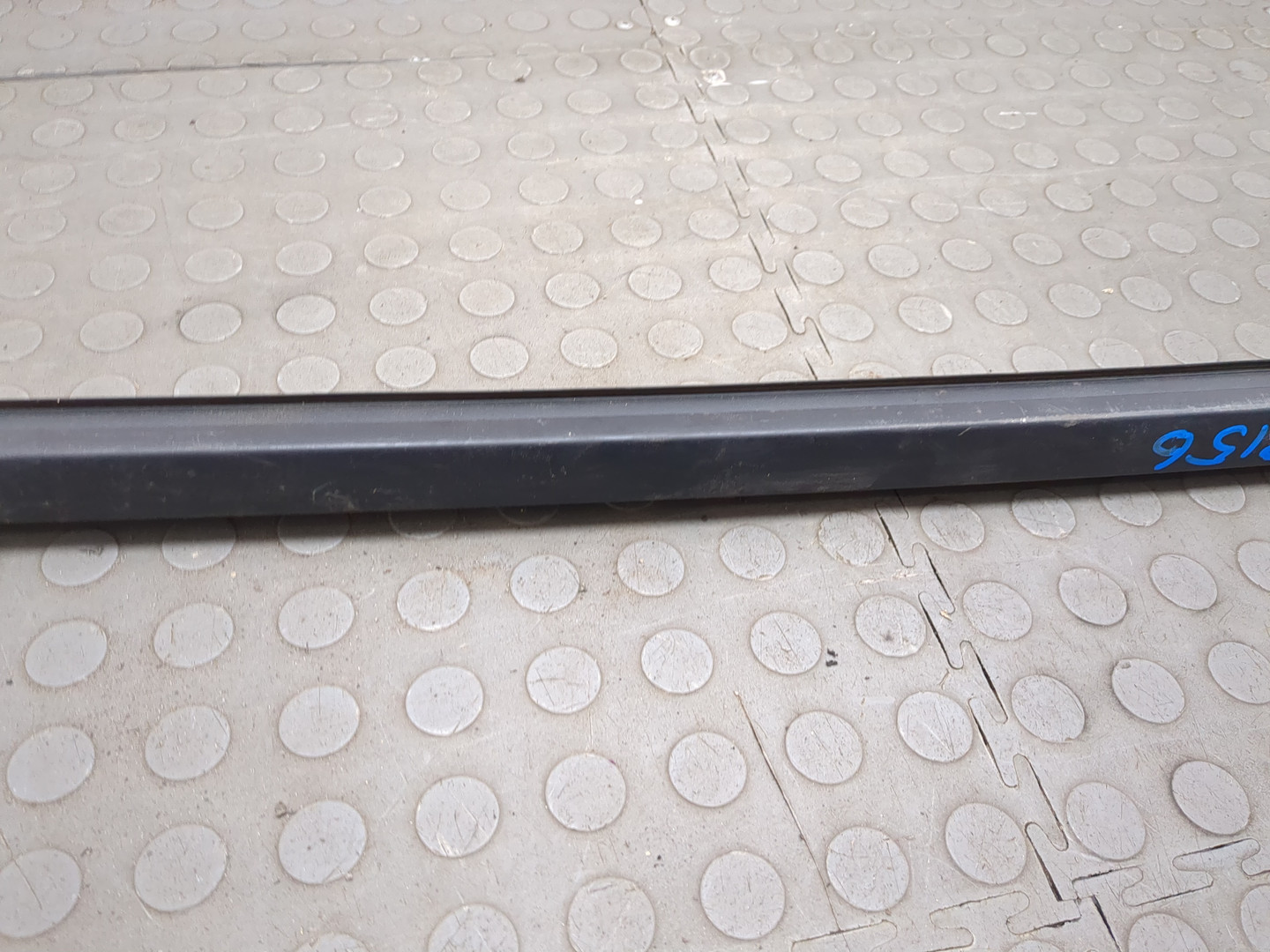 Рейлинг (релинг) левый (планка на крышу)