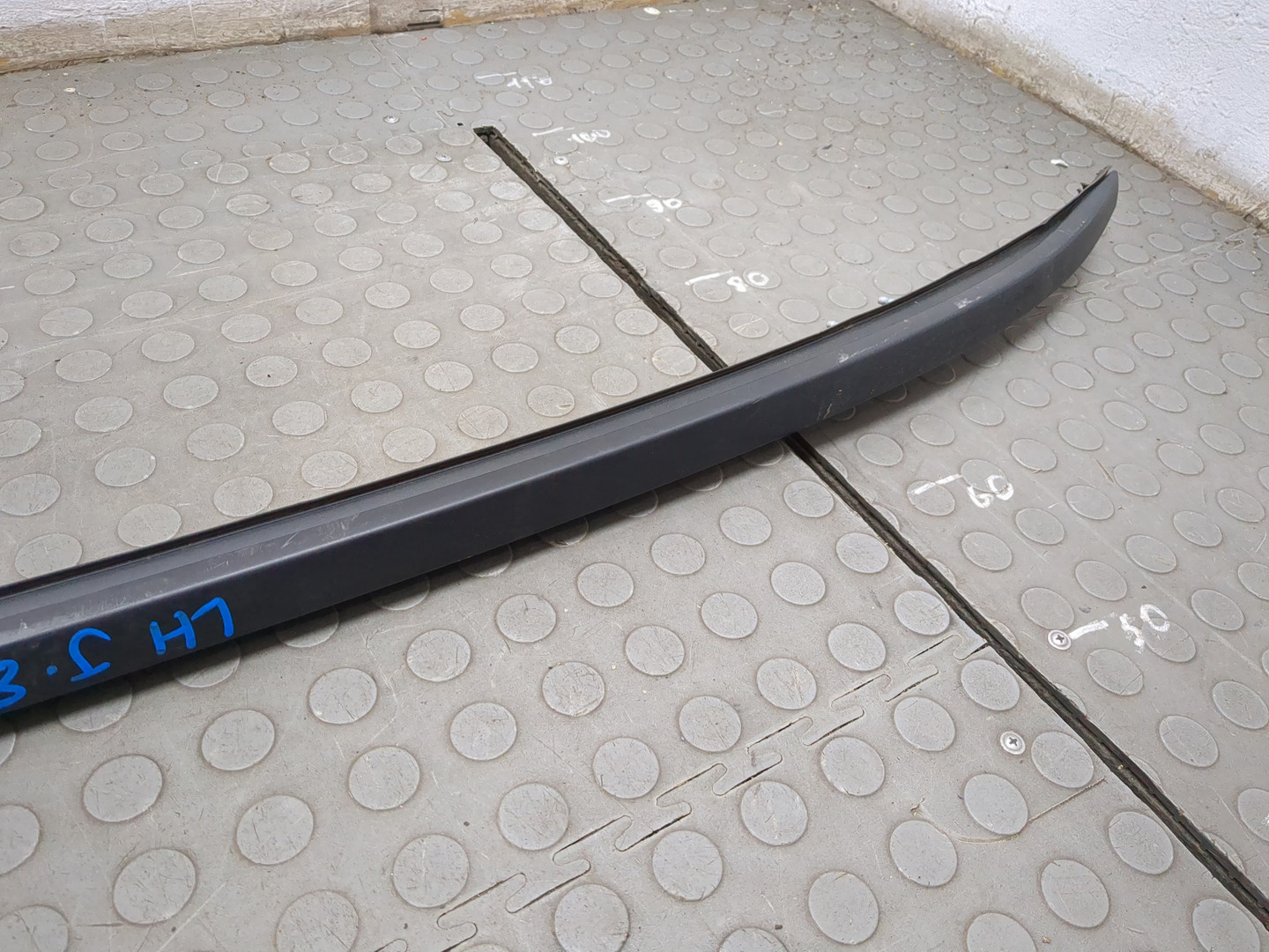 Рейлинг (релинг) левый (планка на крышу)