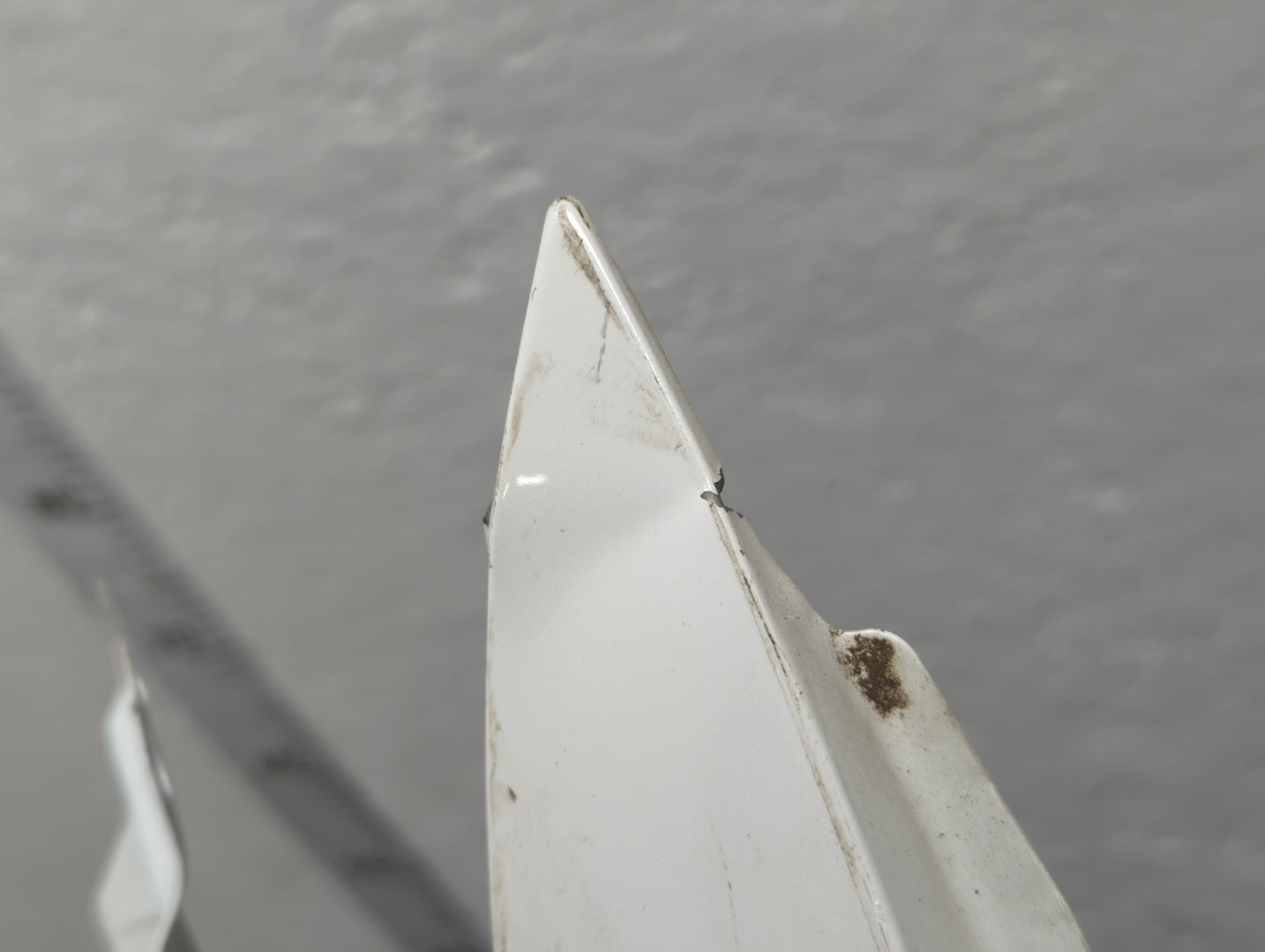 Крыло переднее левое