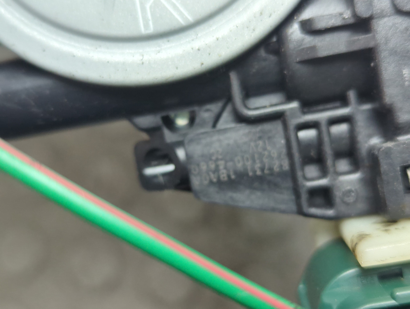 Стеклоподъемник электр. задний левый