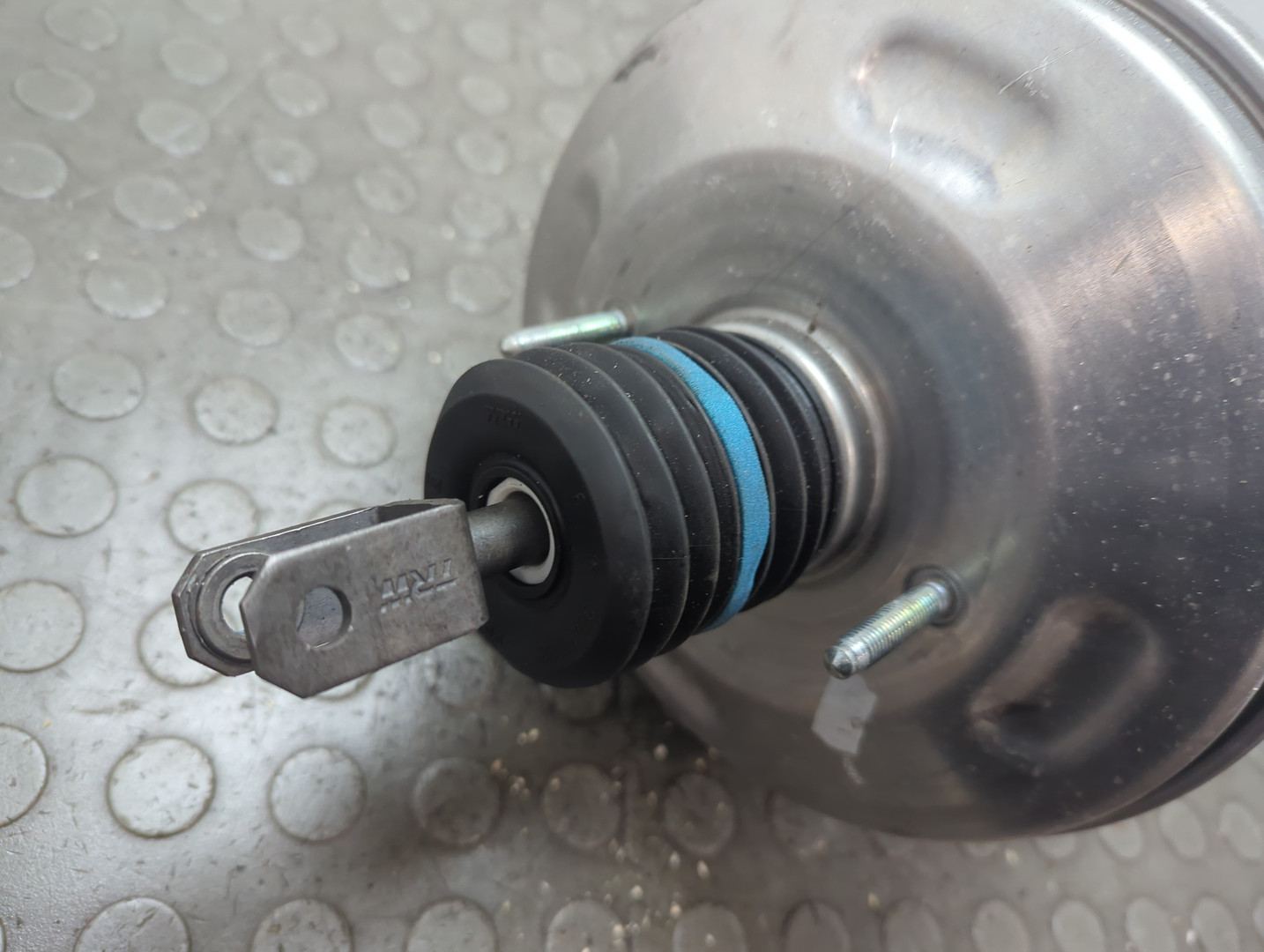 Цилиндр тормозной главный