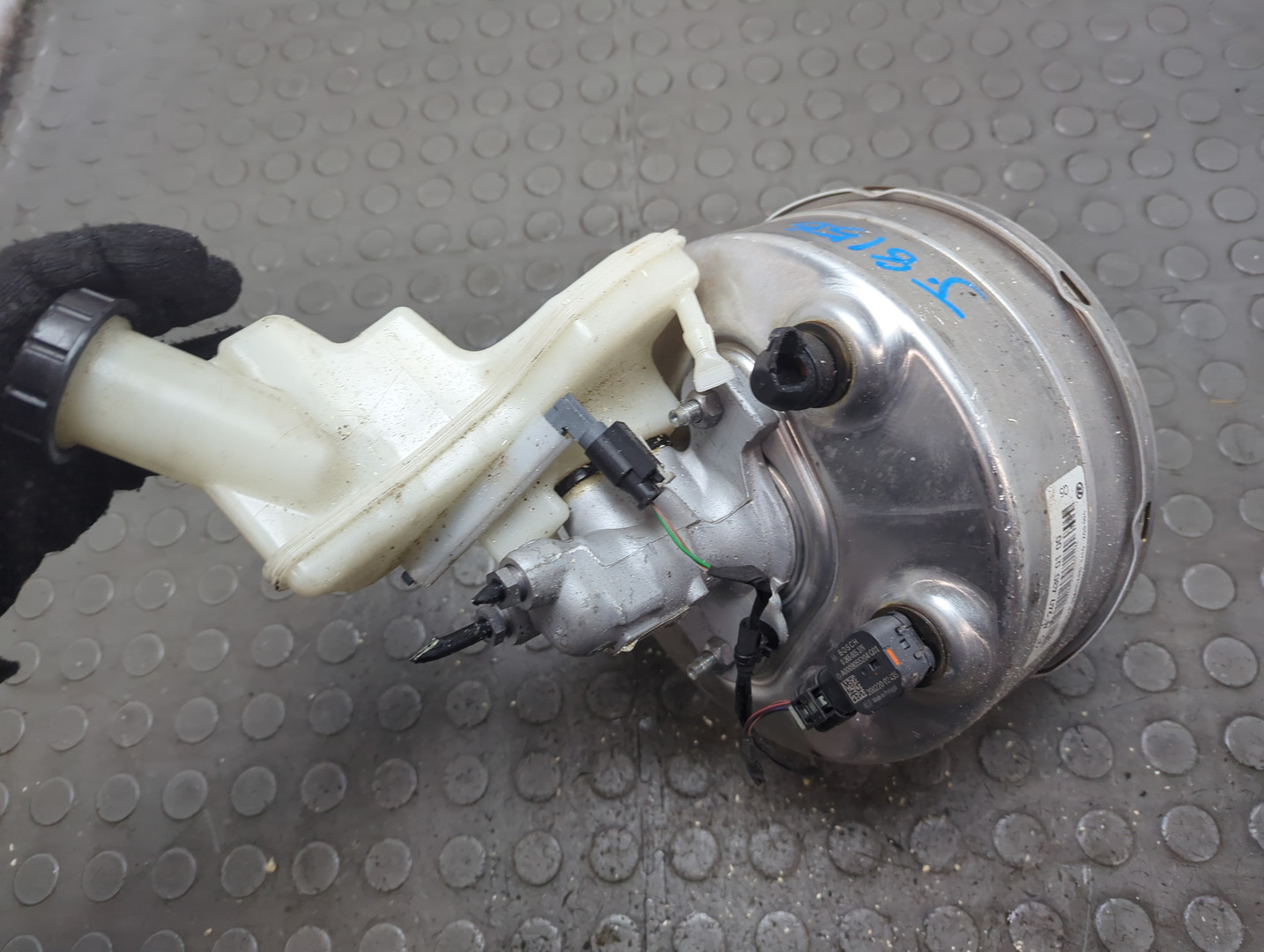 Цилиндр тормозной главный