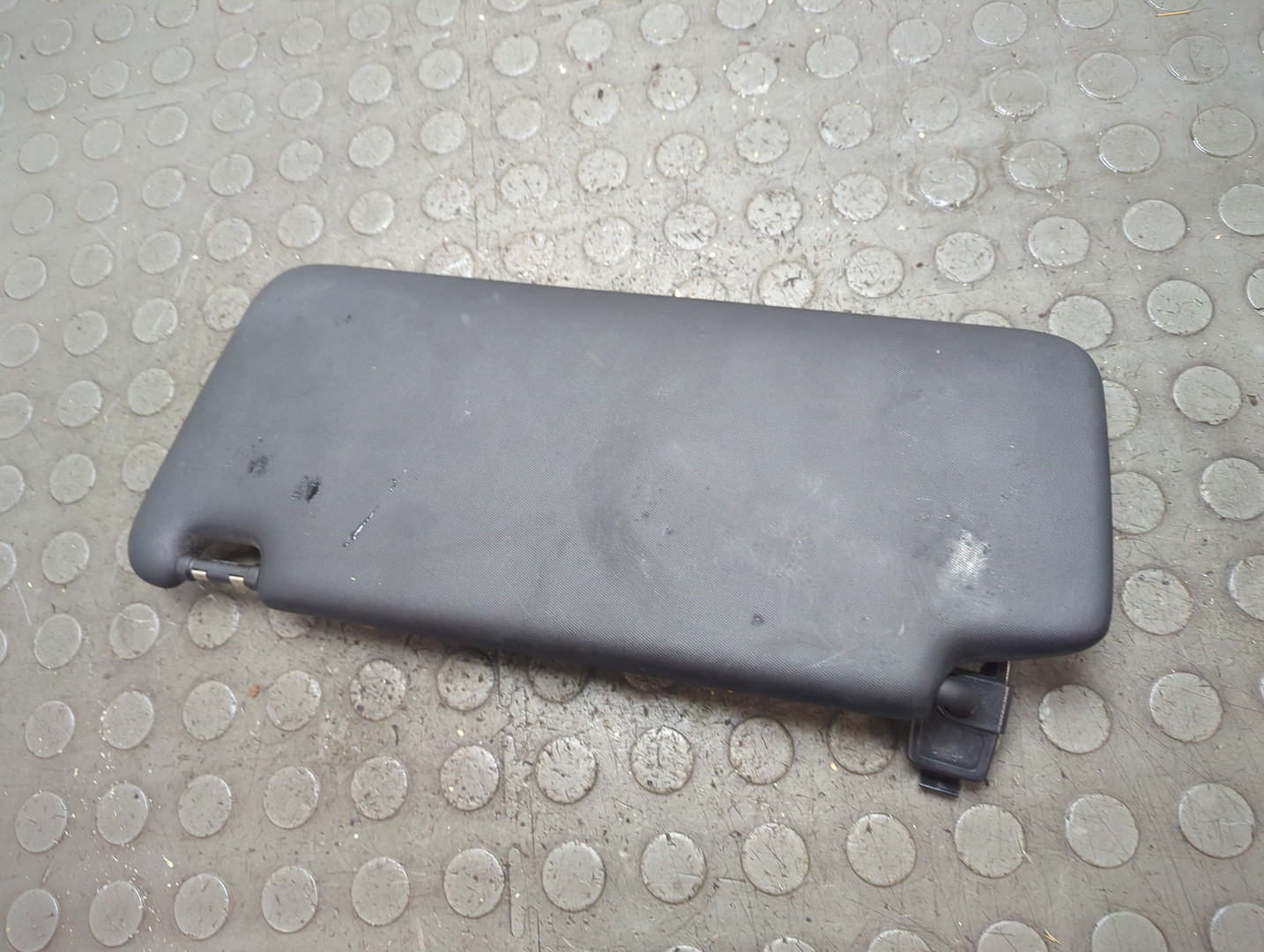 Козырек солнцезащитный