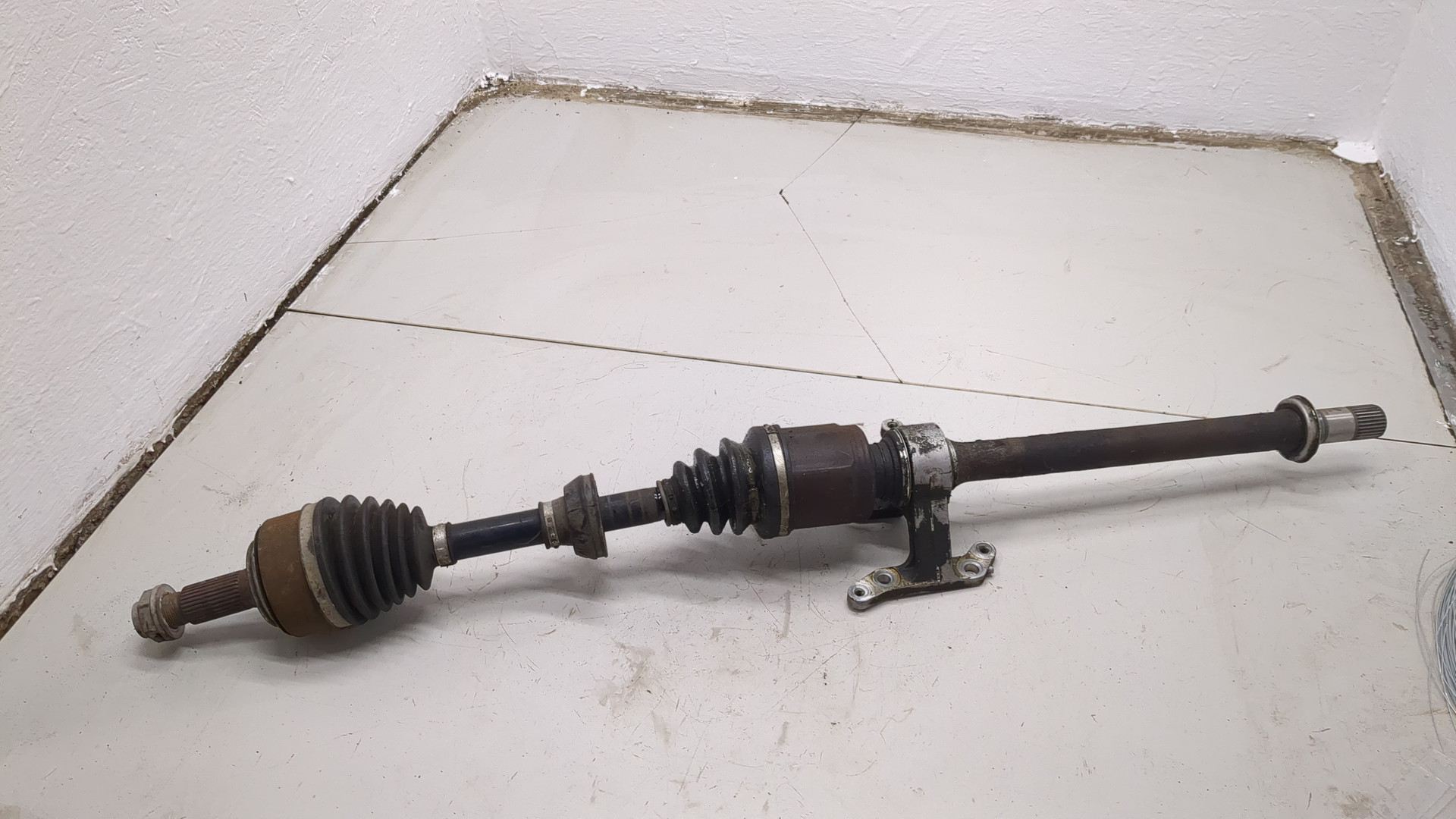 Полуось передняя правая