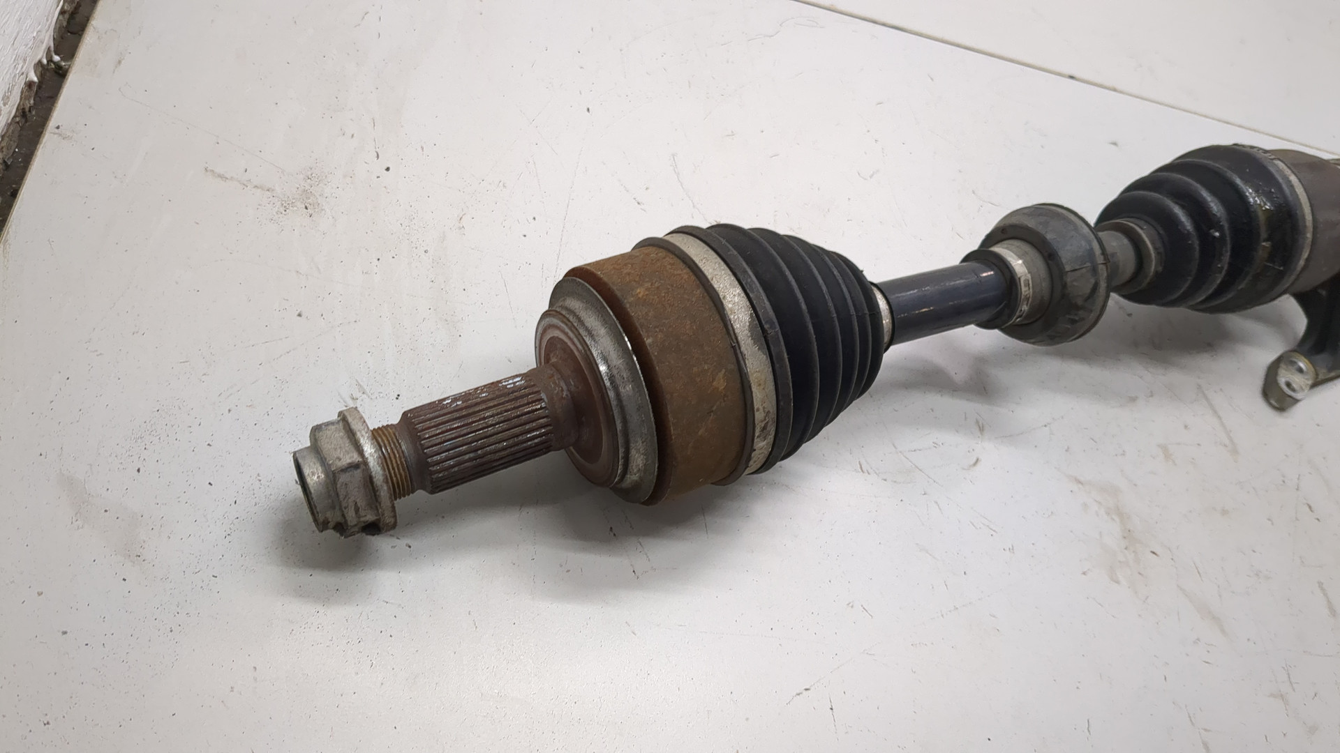 Полуось передняя правая