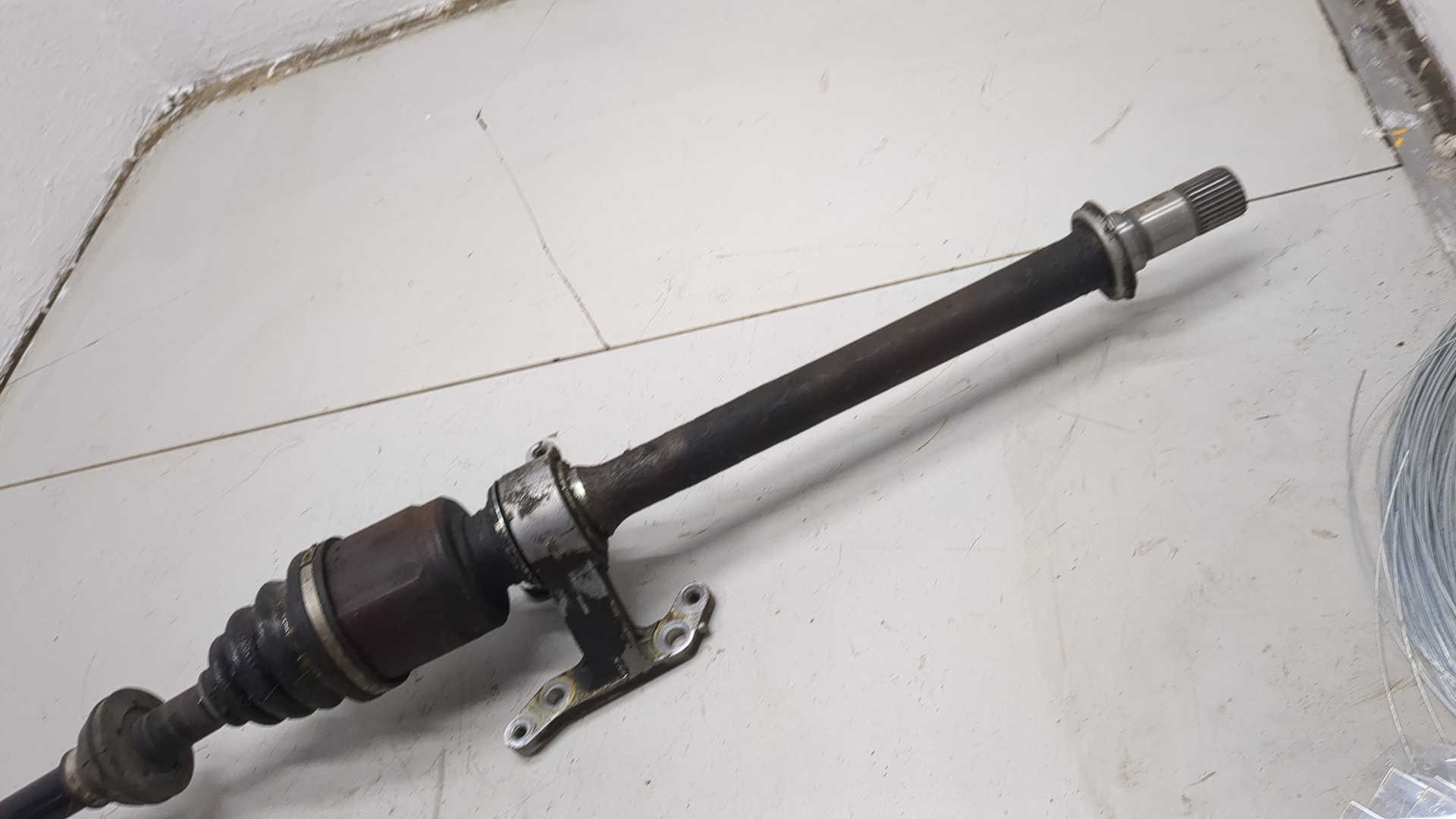 Полуось передняя правая