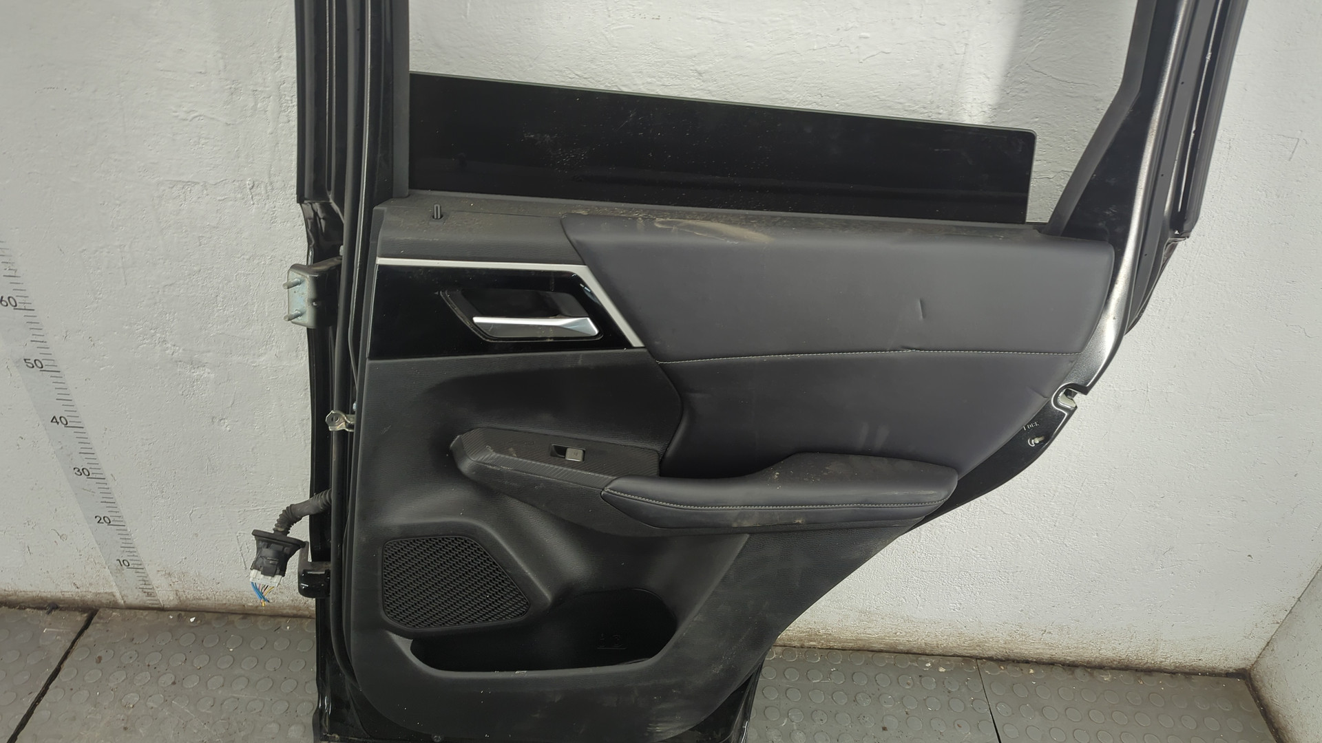 Дверь задняя правая