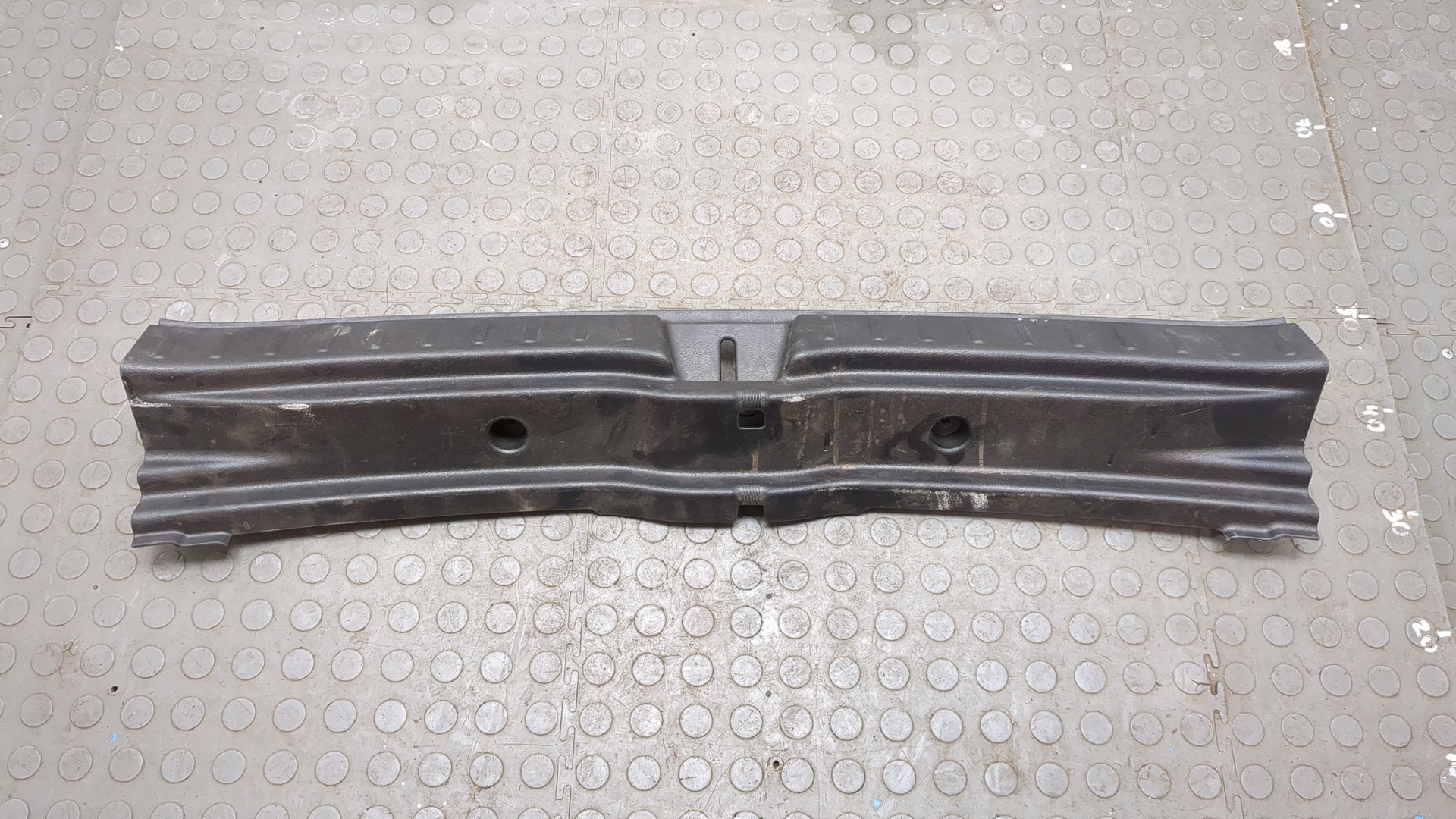 Обшивка багажника