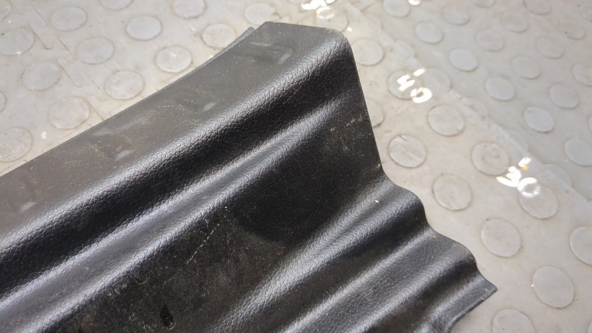 Обшивка багажника