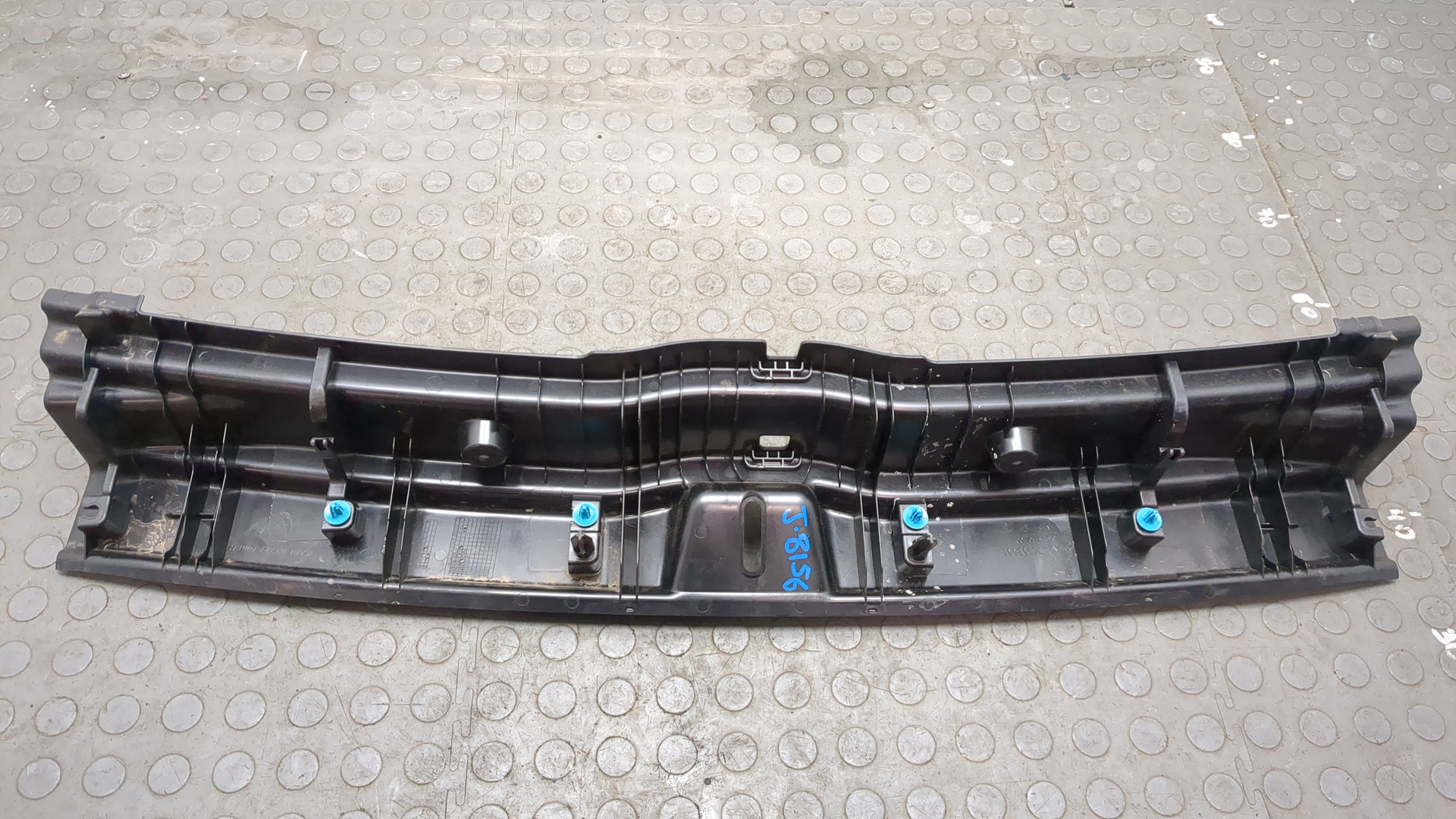 Обшивка багажника