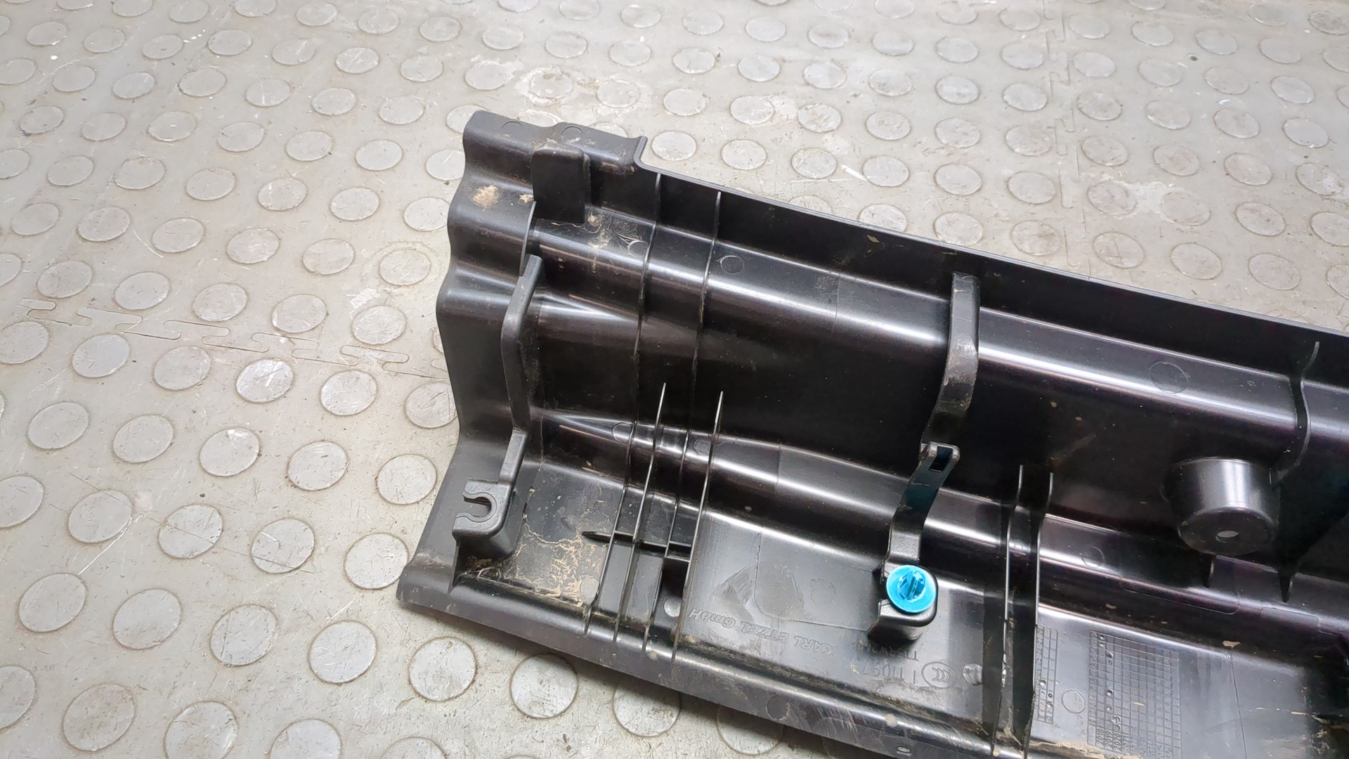 Обшивка багажника