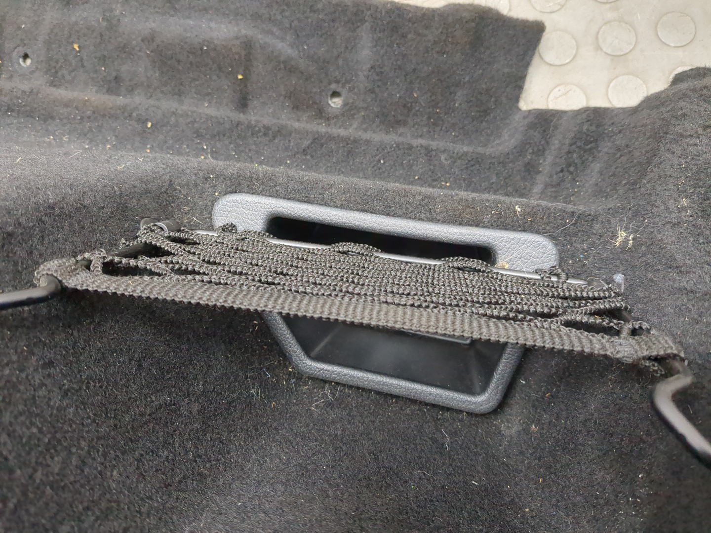 Обшивка багажника