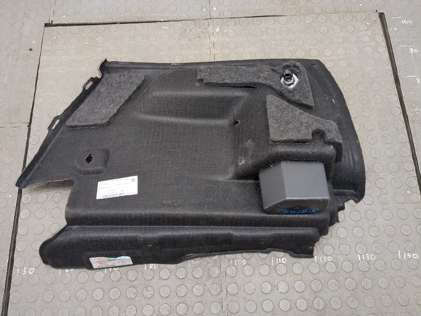 Обшивка багажника