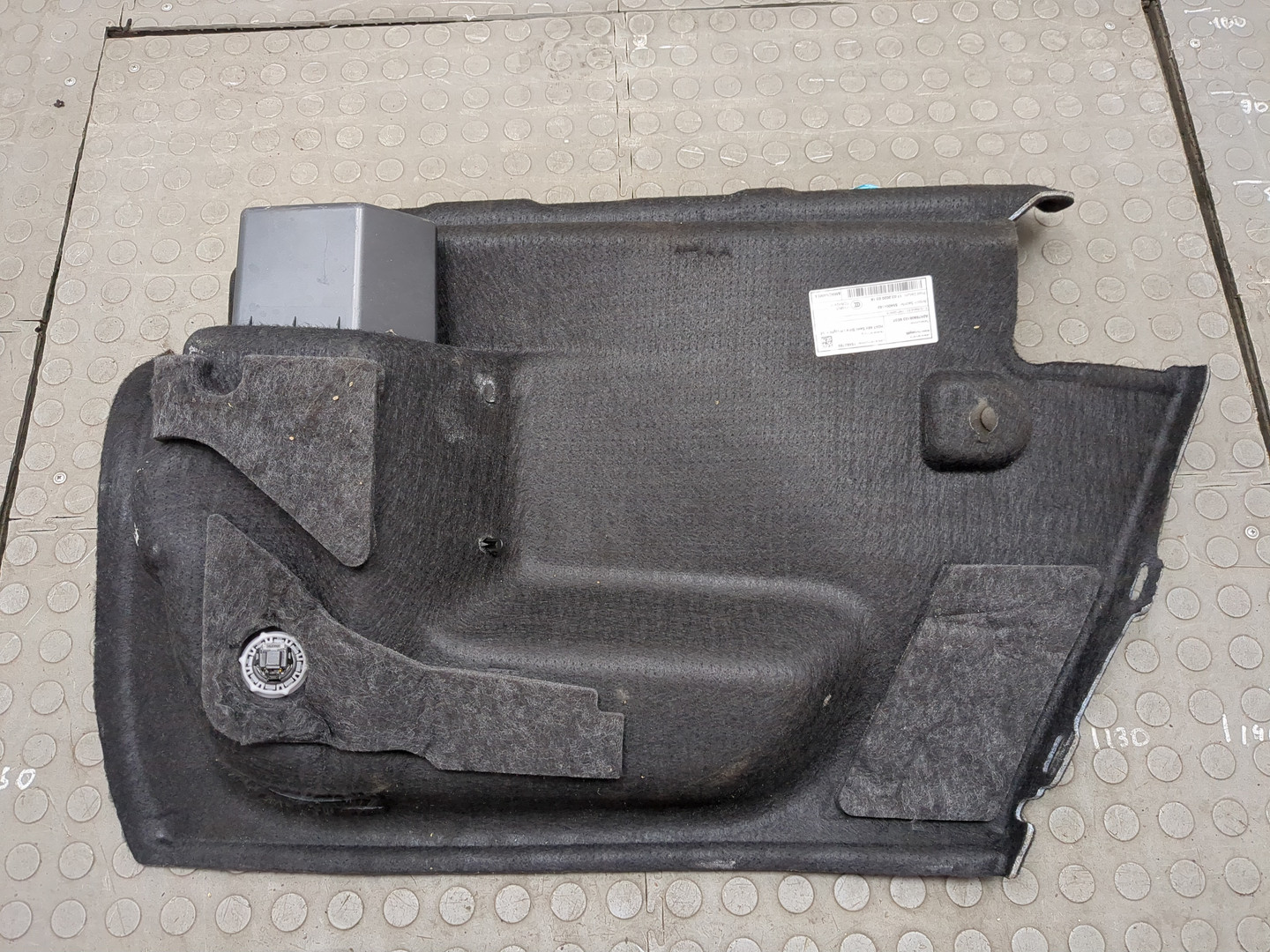 Обшивка багажника