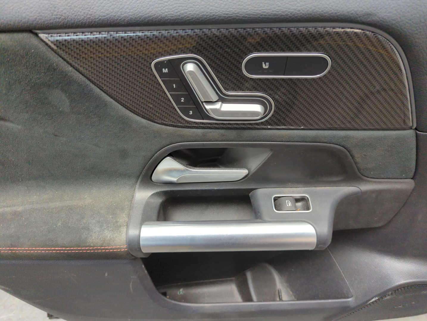 Дверь передняя левая