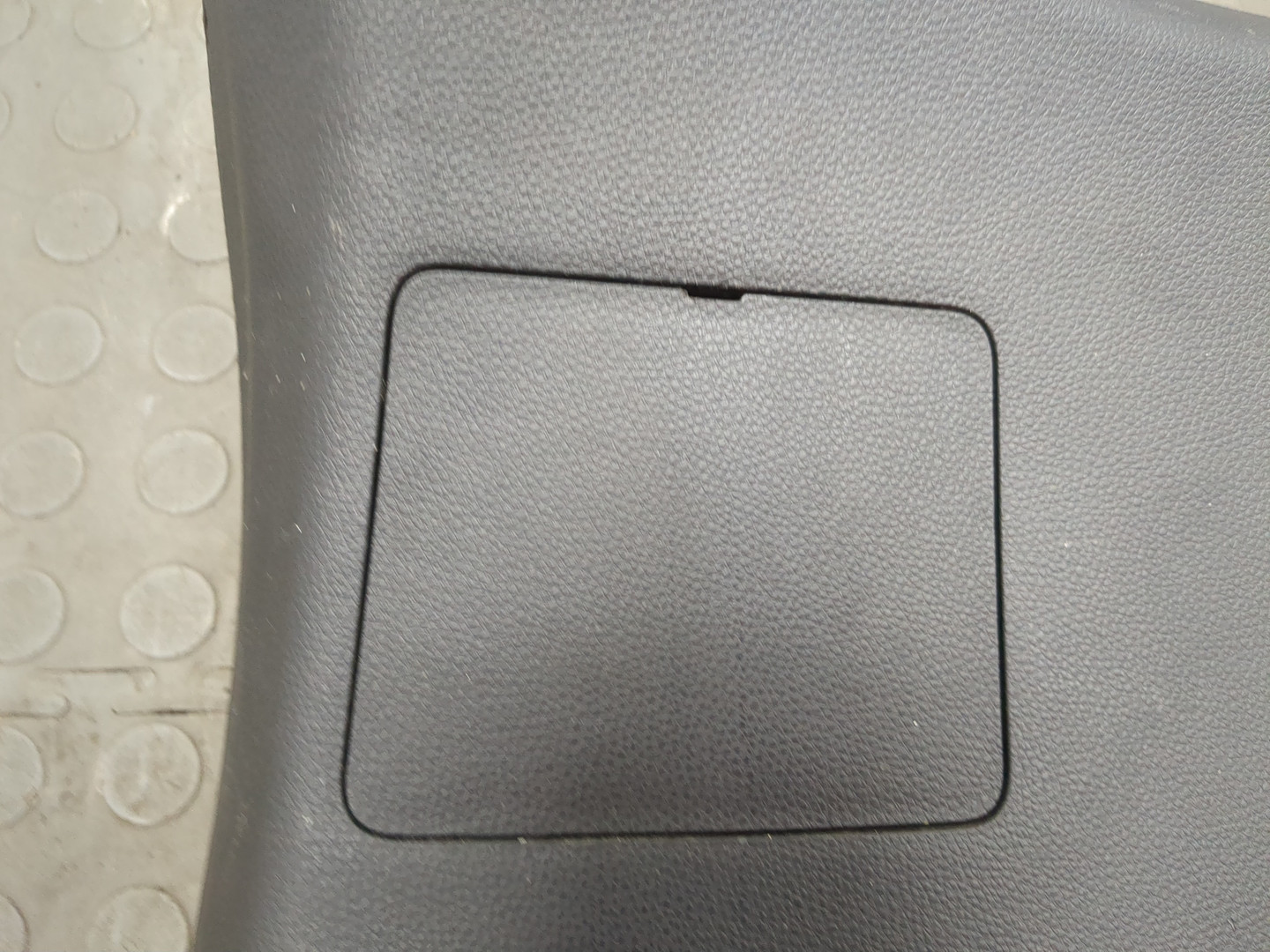 Обшивка двери багажника