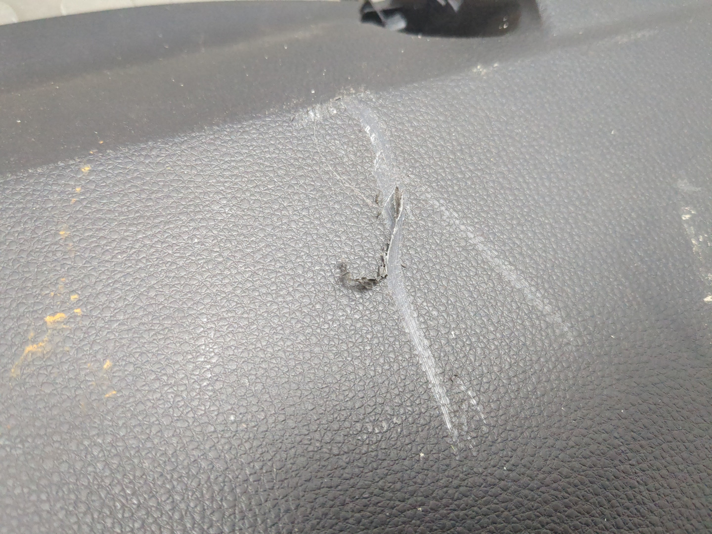 Обшивка двери багажника