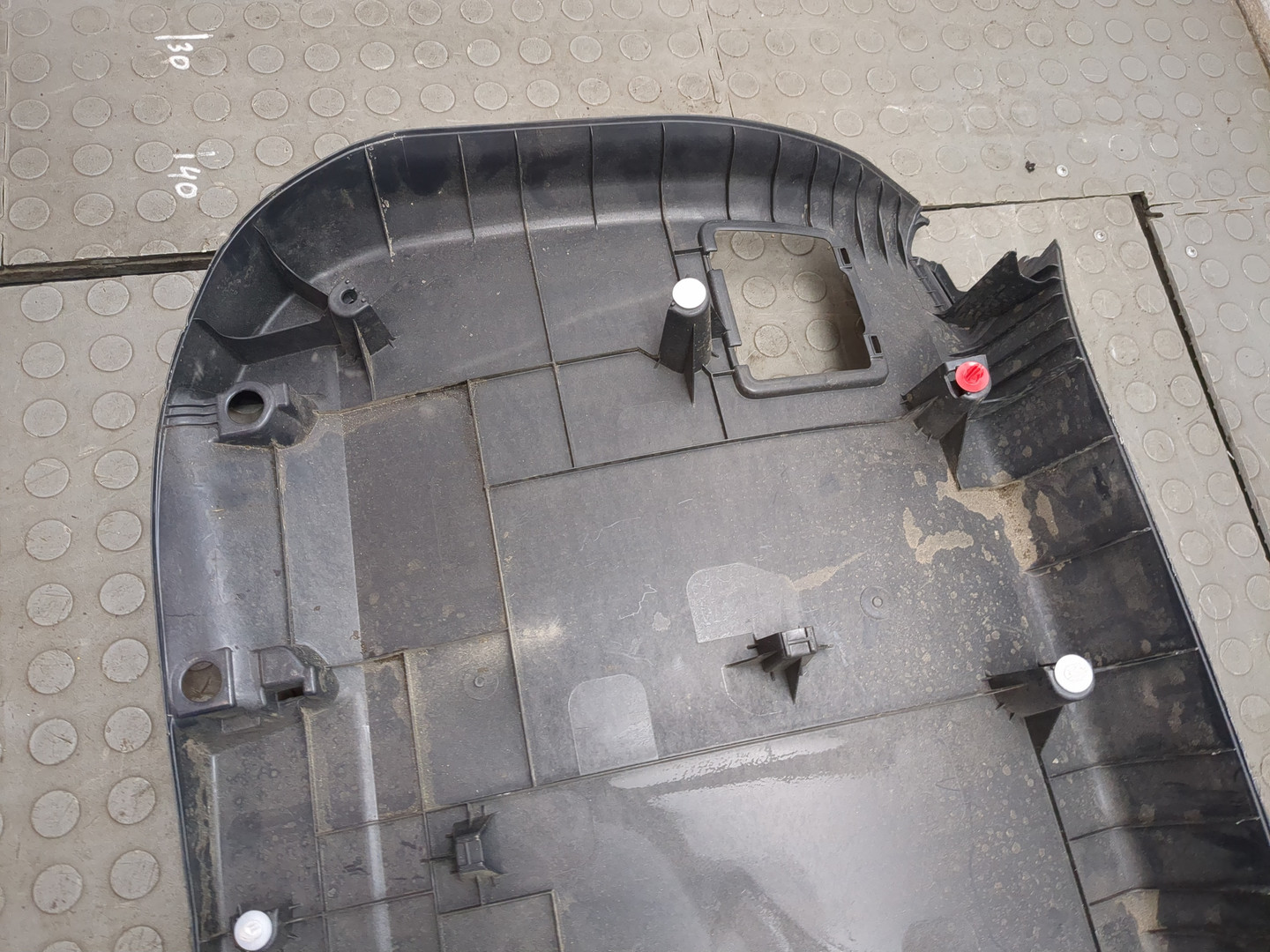 Обшивка двери багажника