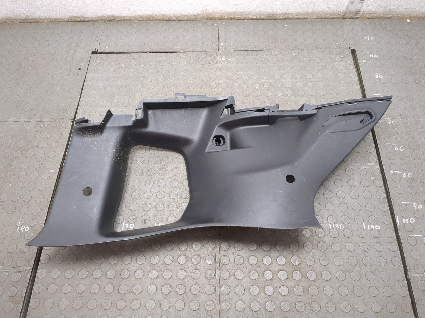 Обшивка багажника