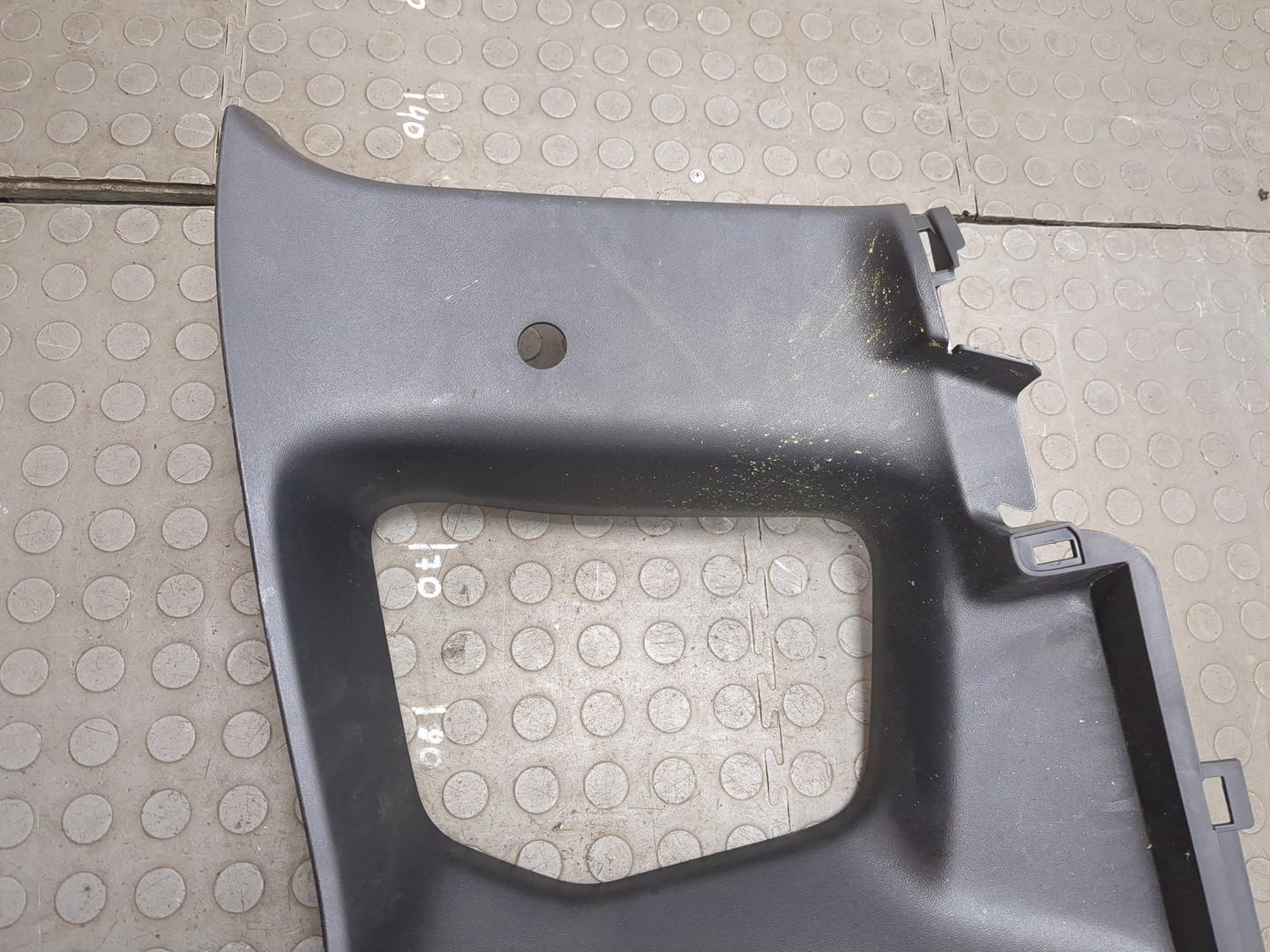 Обшивка багажника