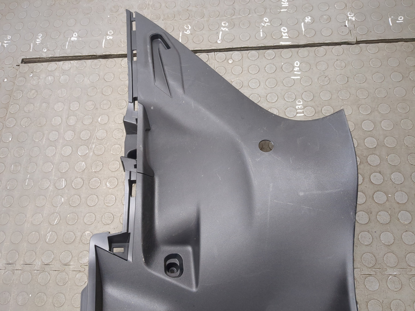 Обшивка багажника