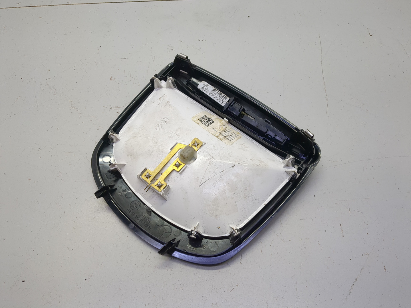 Плафон салонный